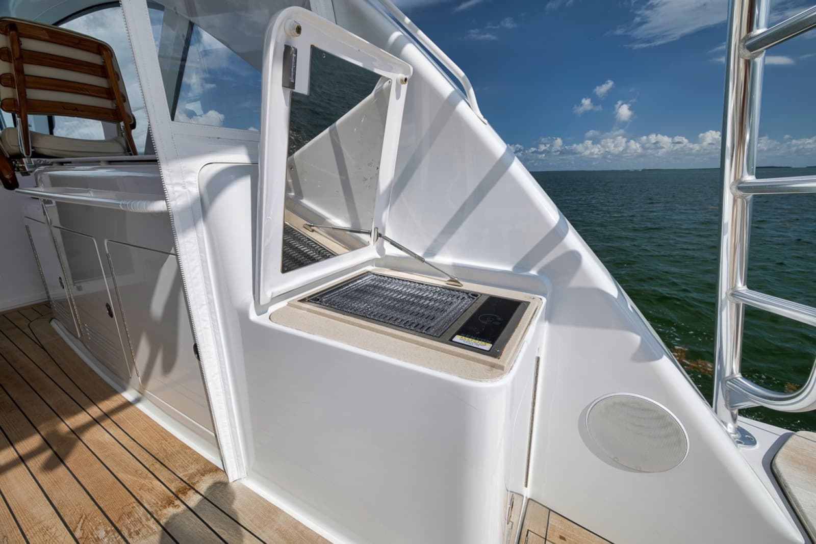 2023 Hatteras GT45X - Photo 31