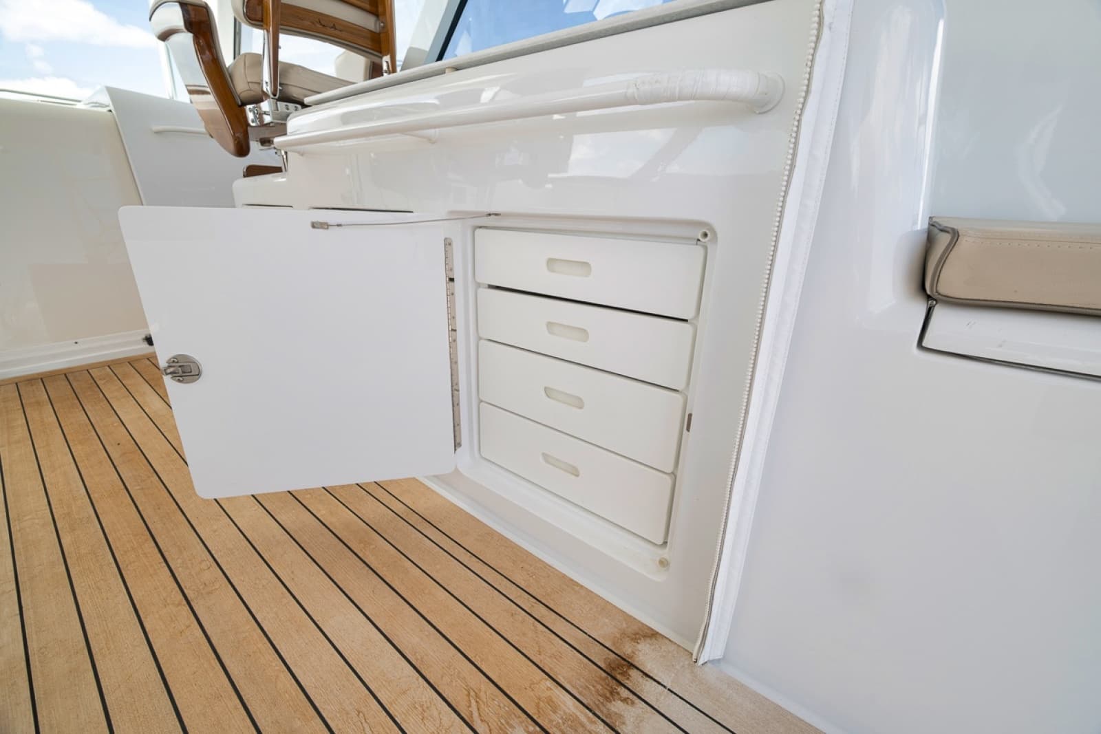 2023 Hatteras GT45X - Photo 41