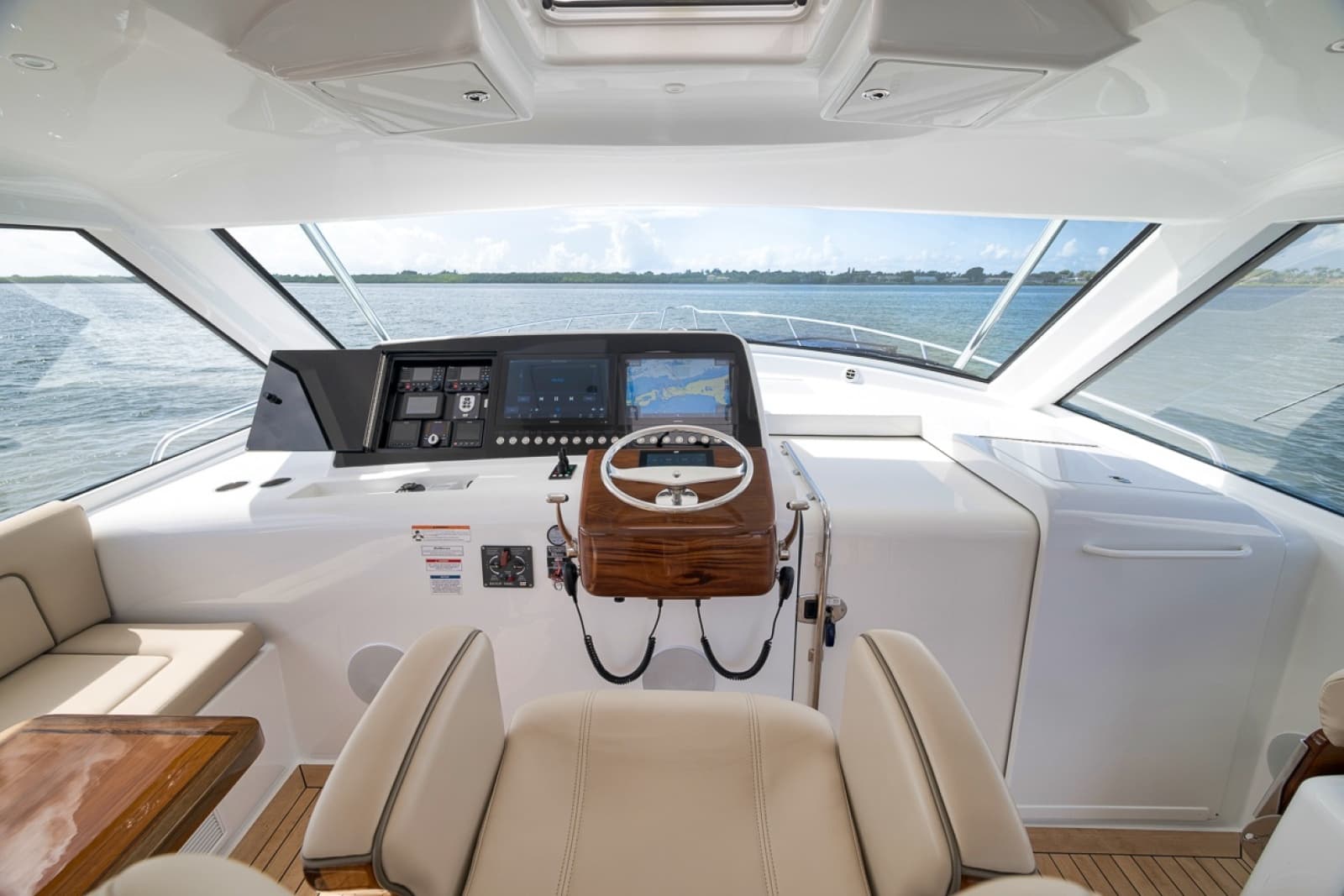 2023 Hatteras GT45X - Photo 34