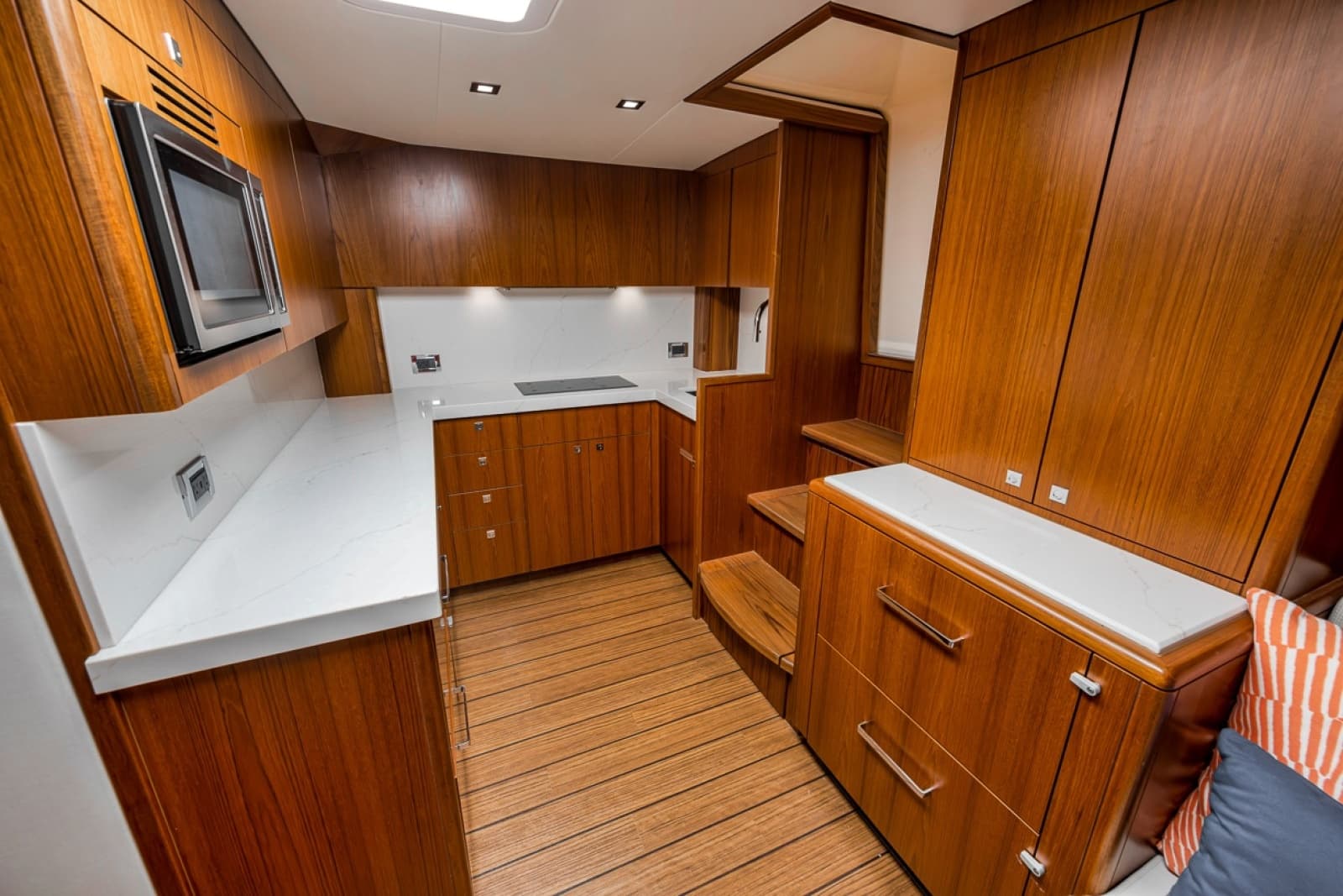 2023 Hatteras GT45X - Photo 51