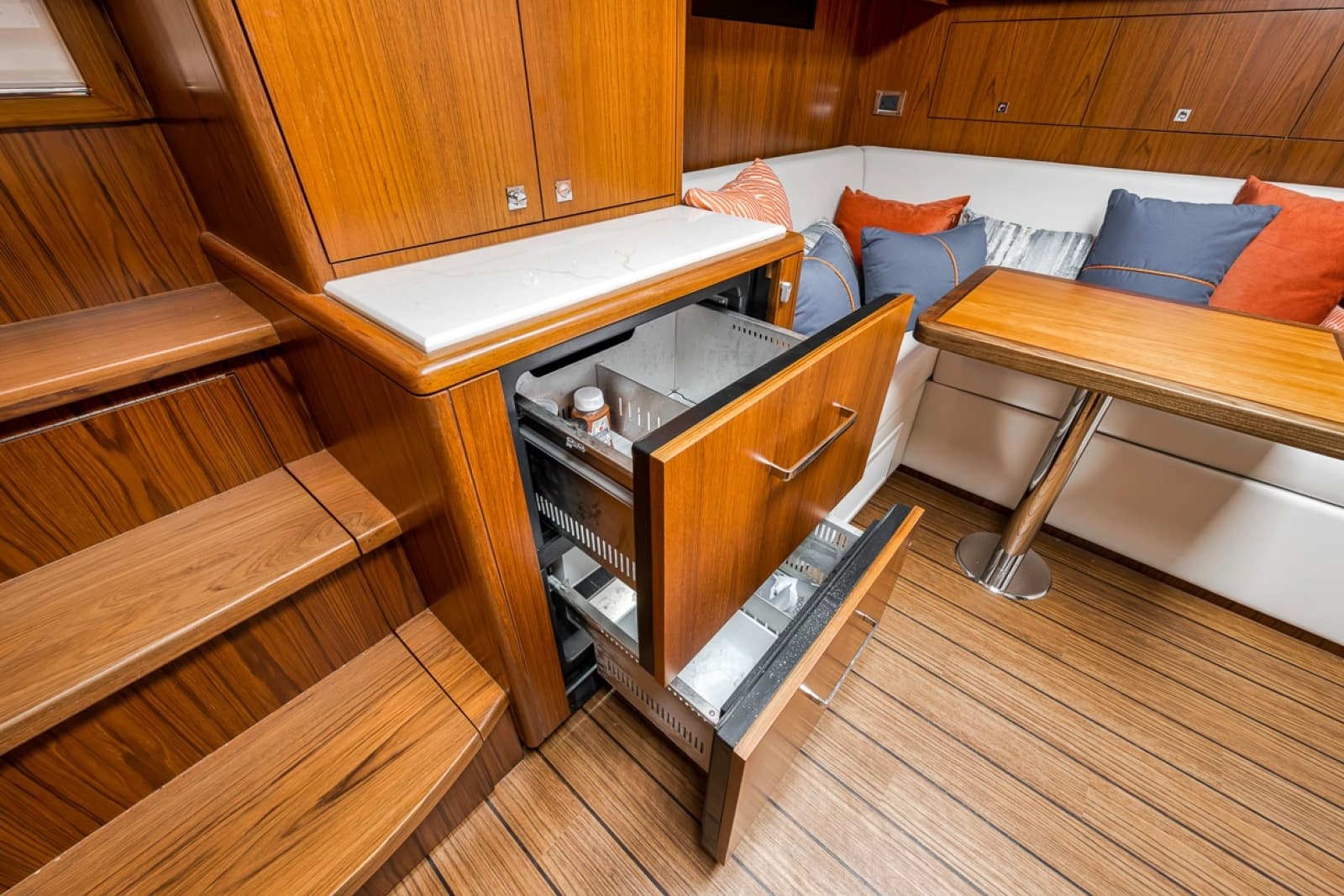 2023 Hatteras GT45X - Photo 48