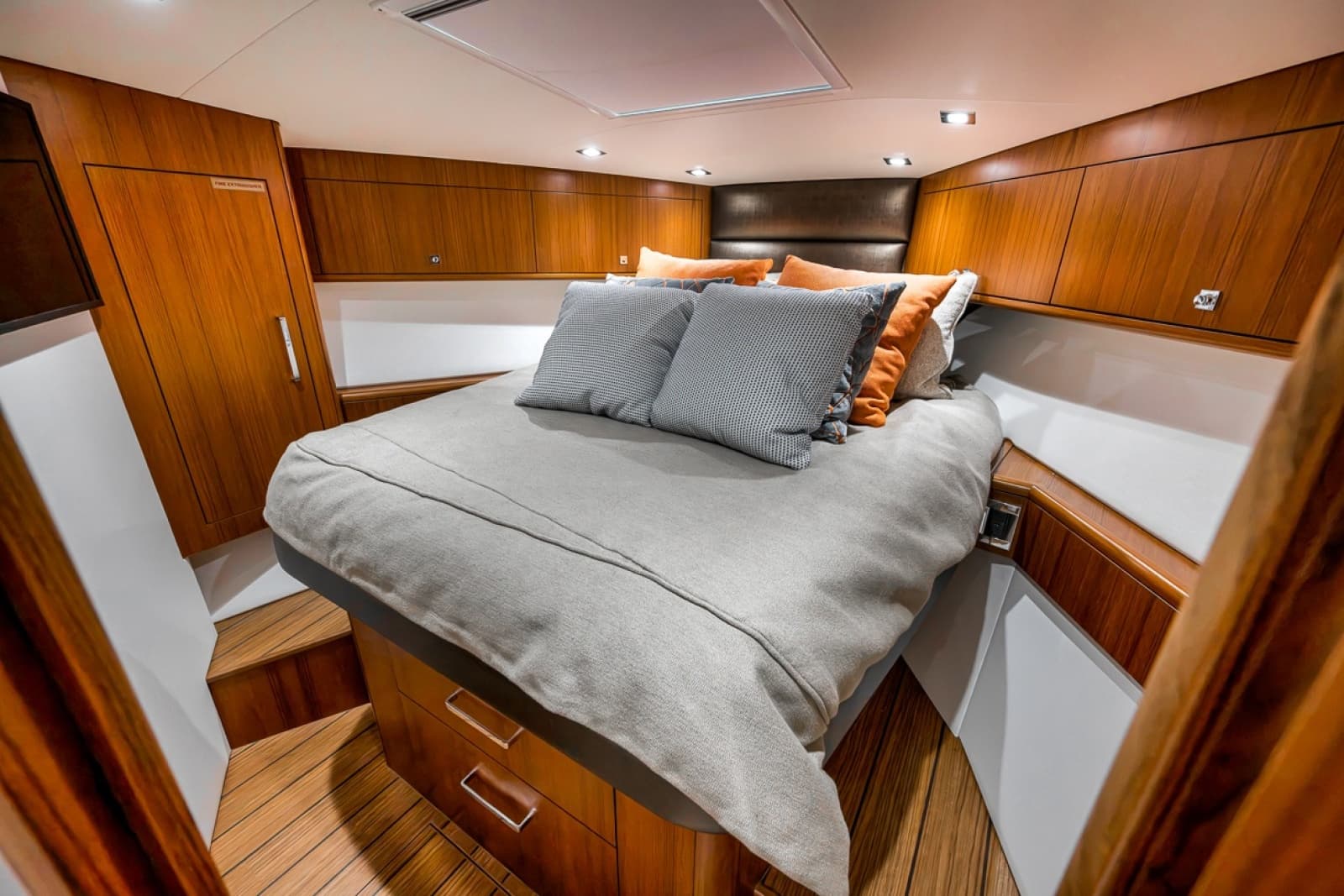 2023 Hatteras GT45X - Photo 56