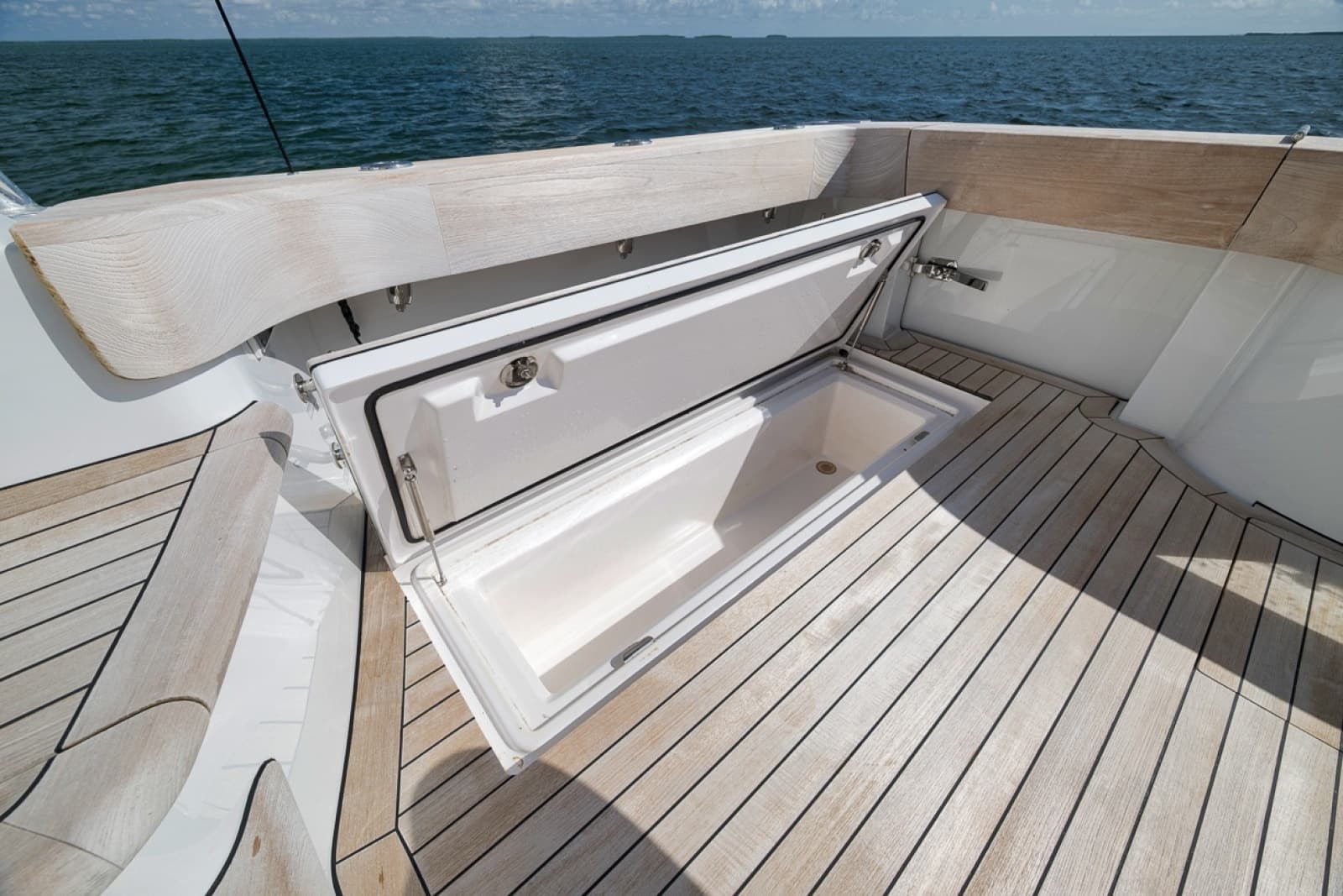 2023 Hatteras GT45X - Photo 29