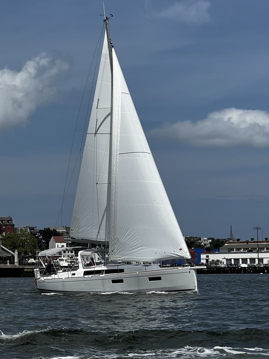 2023 Beneteau Oceanis 38.1 - Photo 2