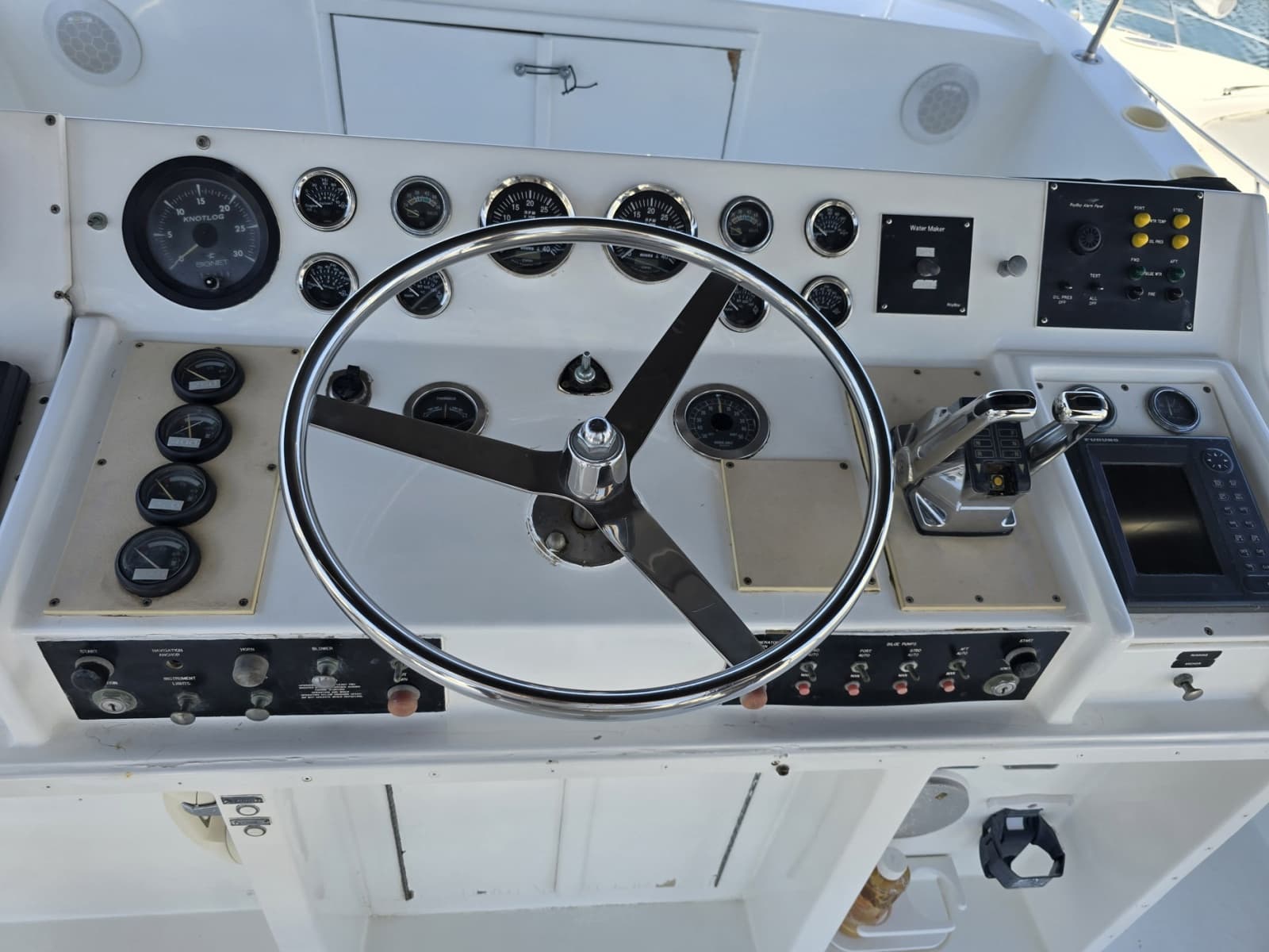 1978 Hatteras 53 Convertible - Photo 19