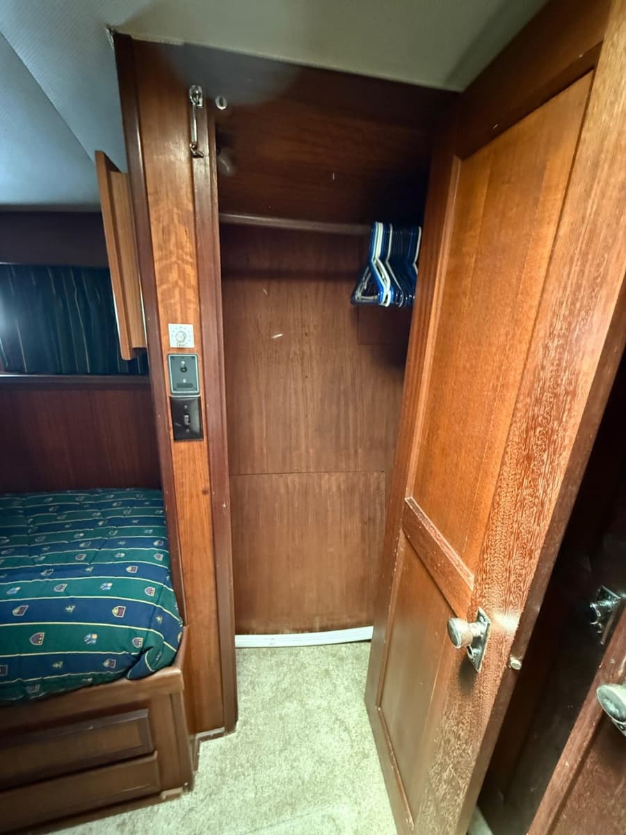 1978 Hatteras 53 Convertible - Photo 37