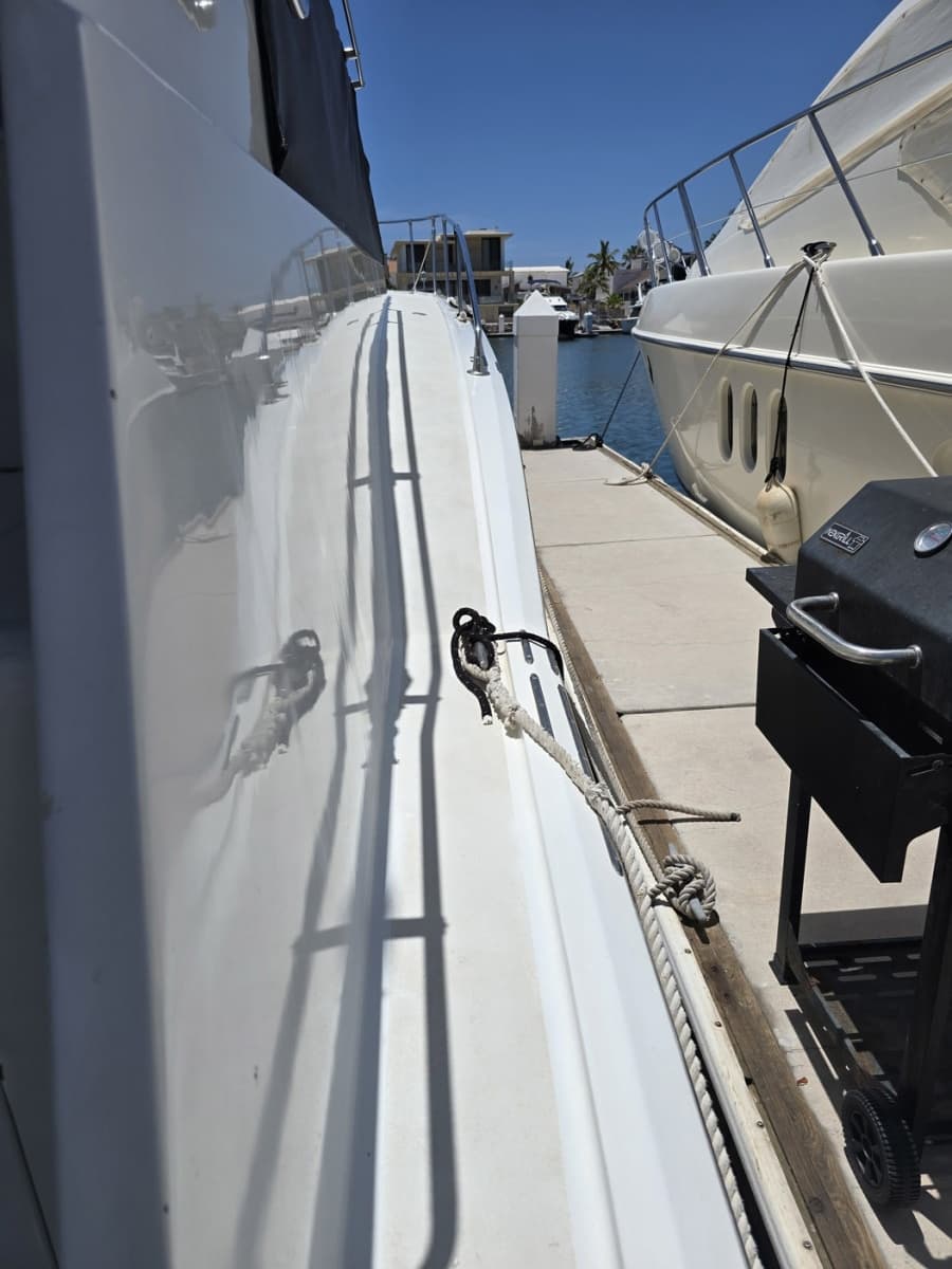 1978 Hatteras 53 Convertible - Photo 7
