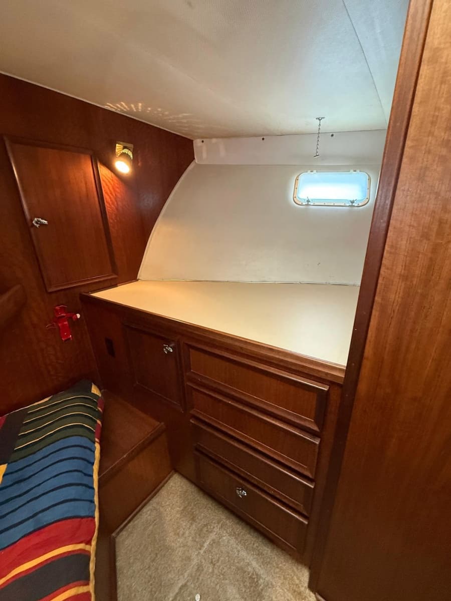 1978 Hatteras 53 Convertible - Photo 30