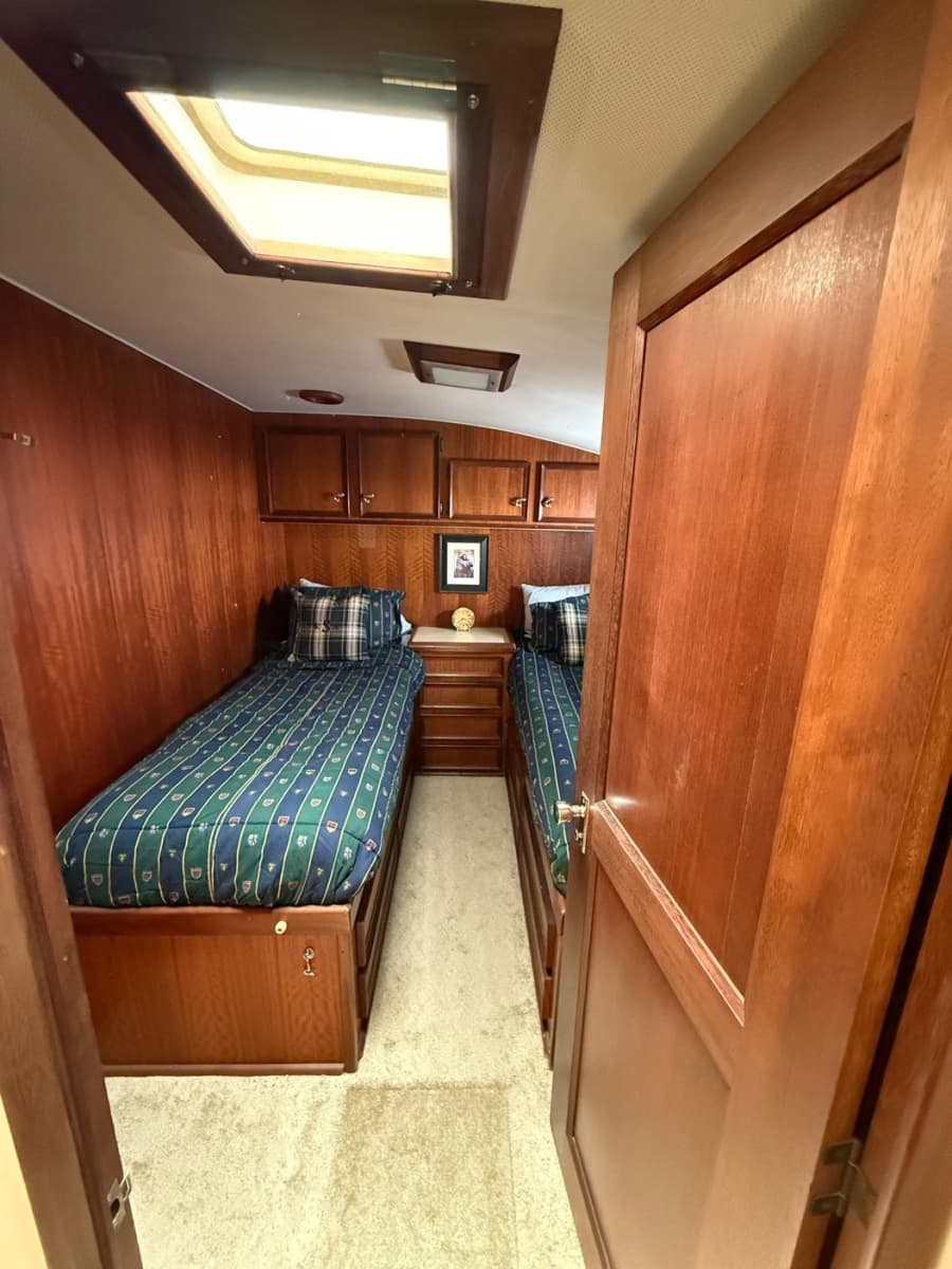 1978 Hatteras 53 Convertible - Photo 35