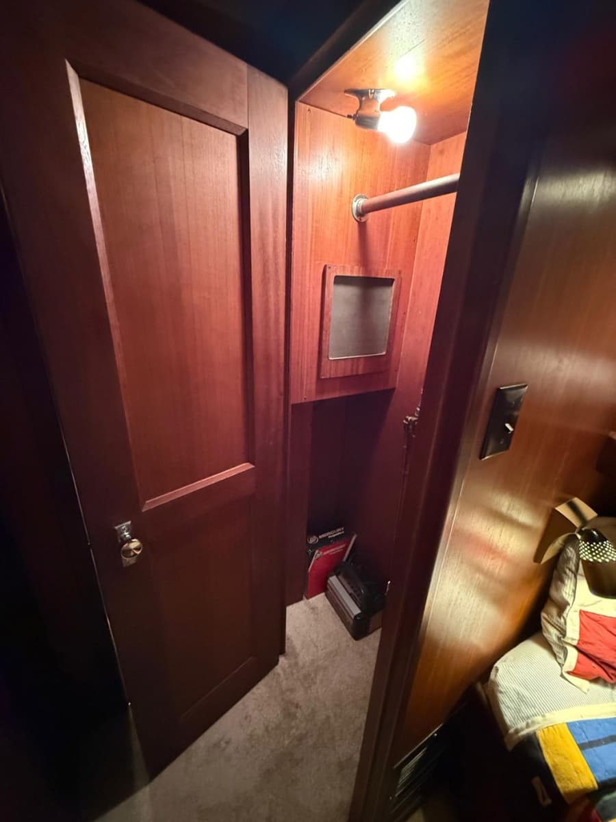 1978 Hatteras 53 Convertible - Photo 31