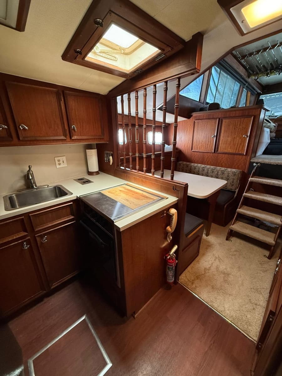 1978 Hatteras 53 Convertible - Photo 42