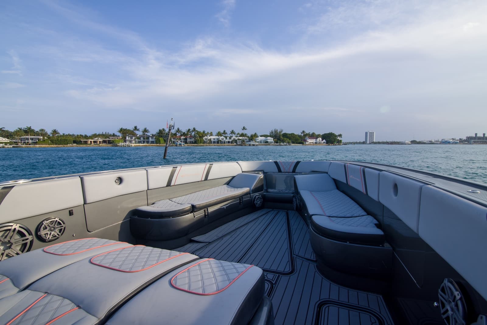 2019 Midnight Express 43 Open - Photo 8