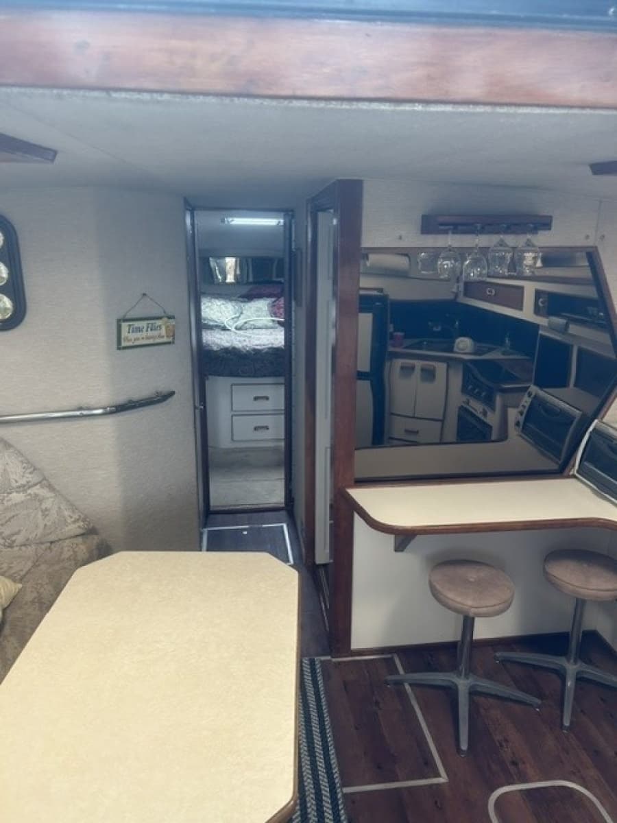 1991 Sea Ray 390 Express - Photo 25