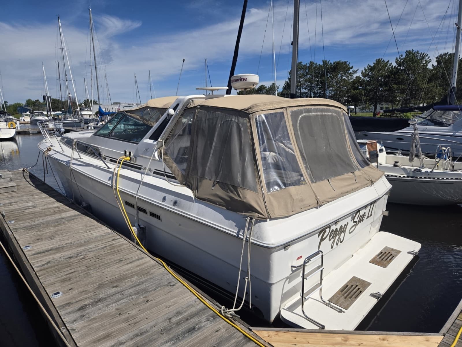 1991 Sea Ray 390 Express - Photo 2