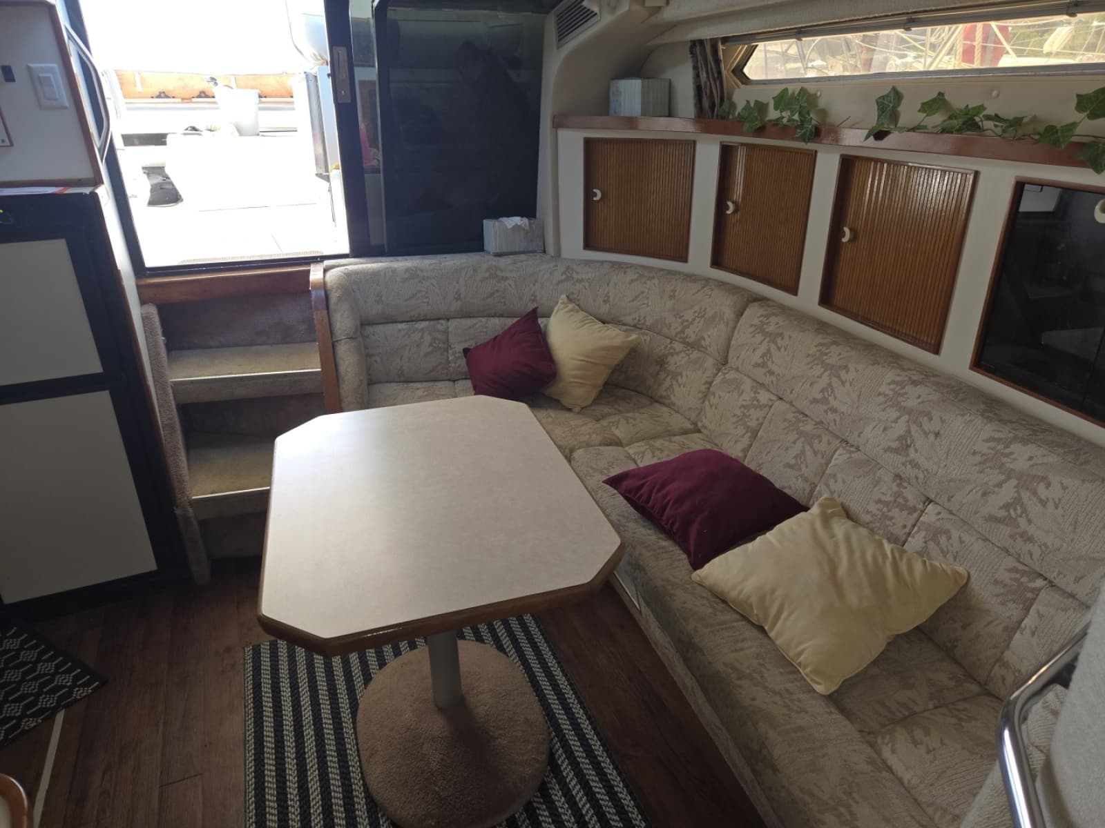 1991 Sea Ray 390 Express - Photo 18