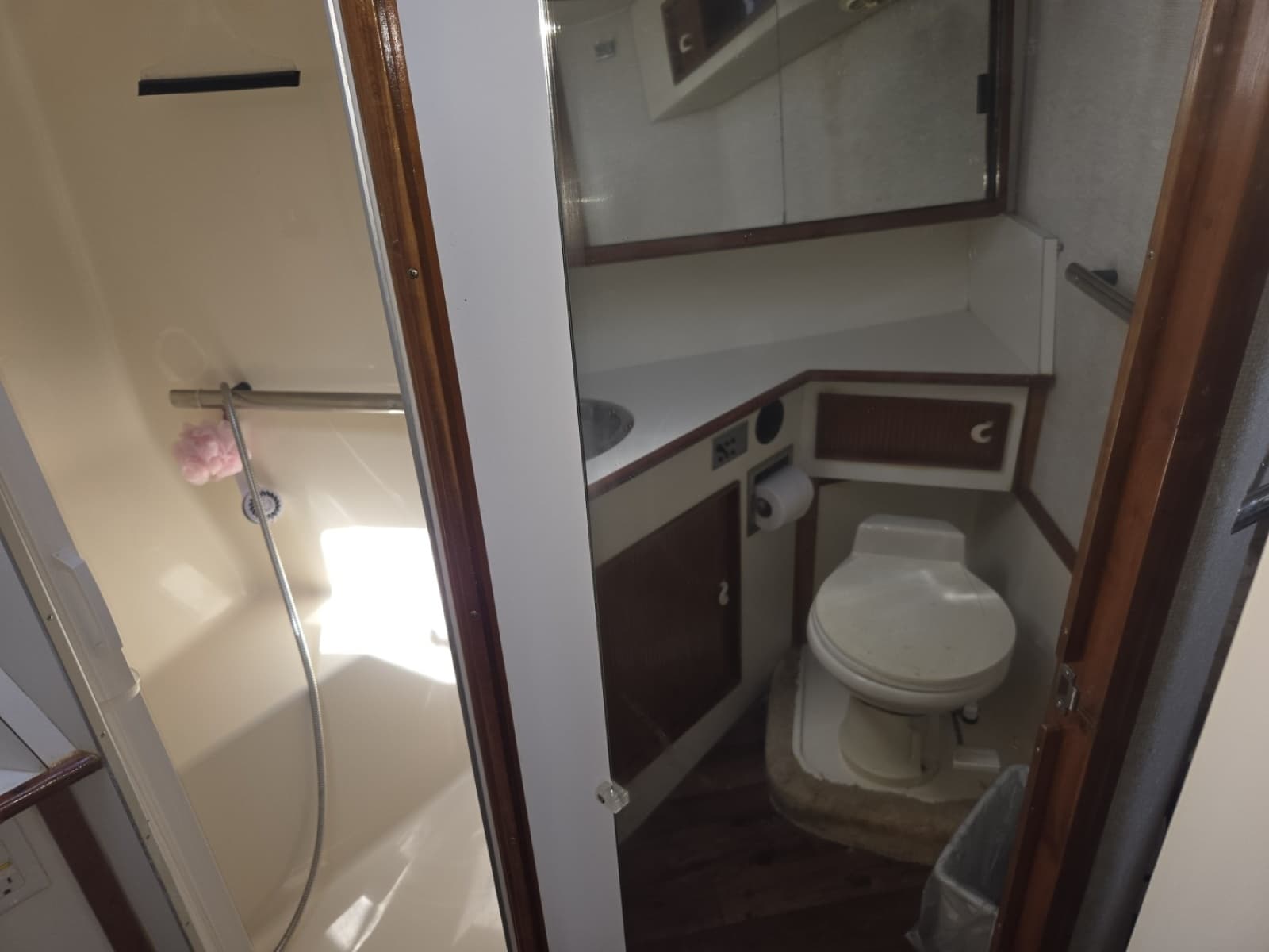 1991 Sea Ray 390 Express - Photo 17