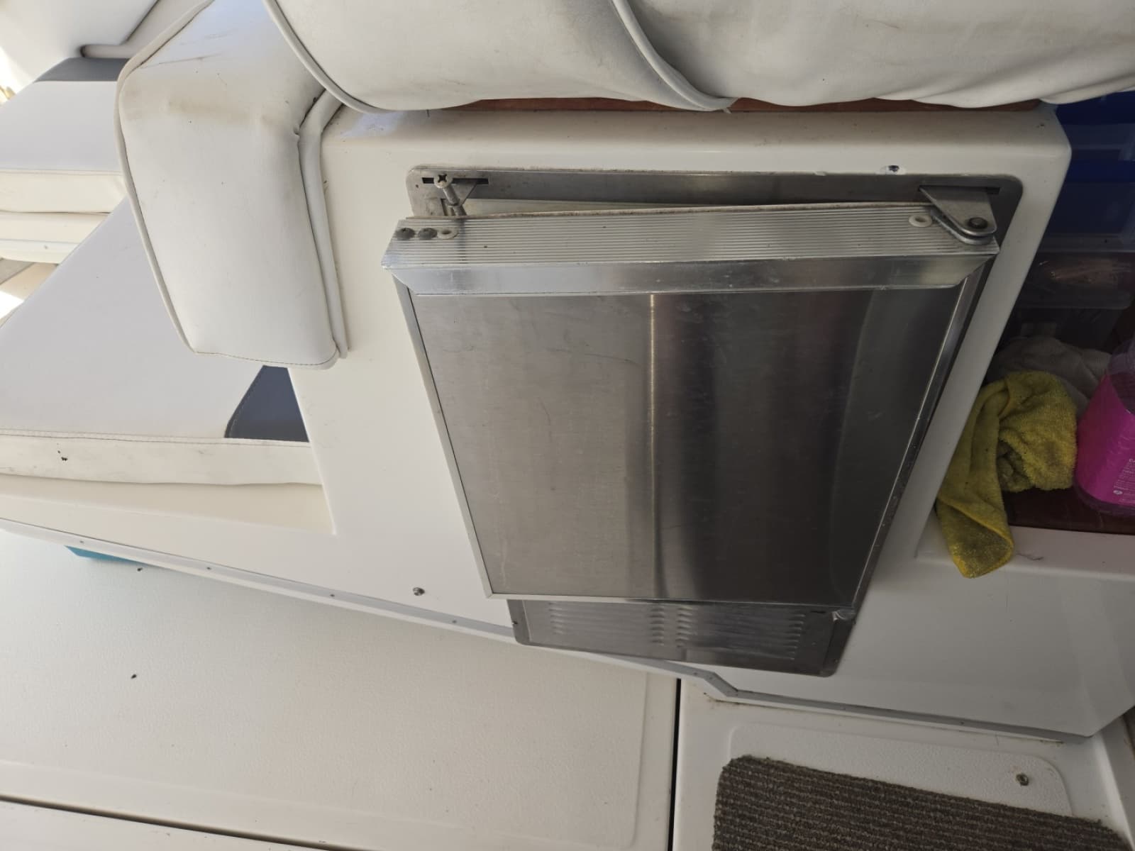 1991 Sea Ray 390 Express - Photo 8