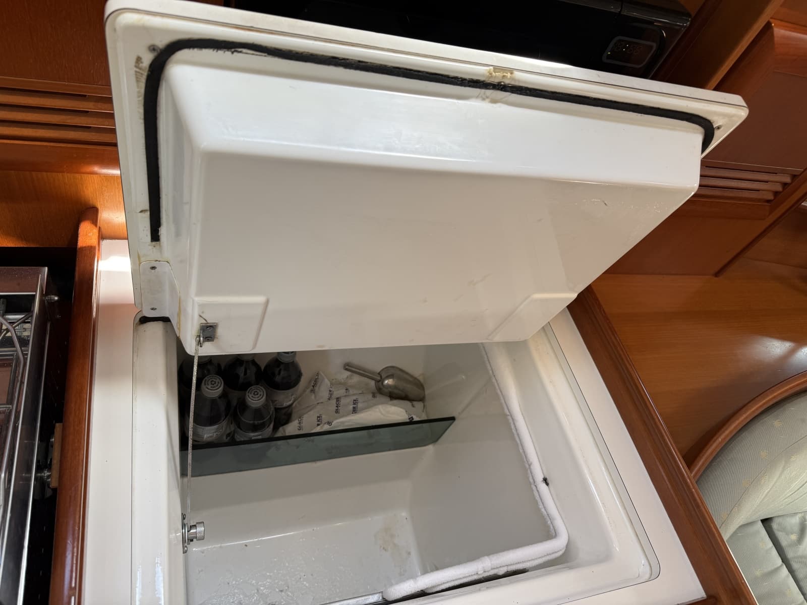 2007 Beneteau 373 - Photo 50