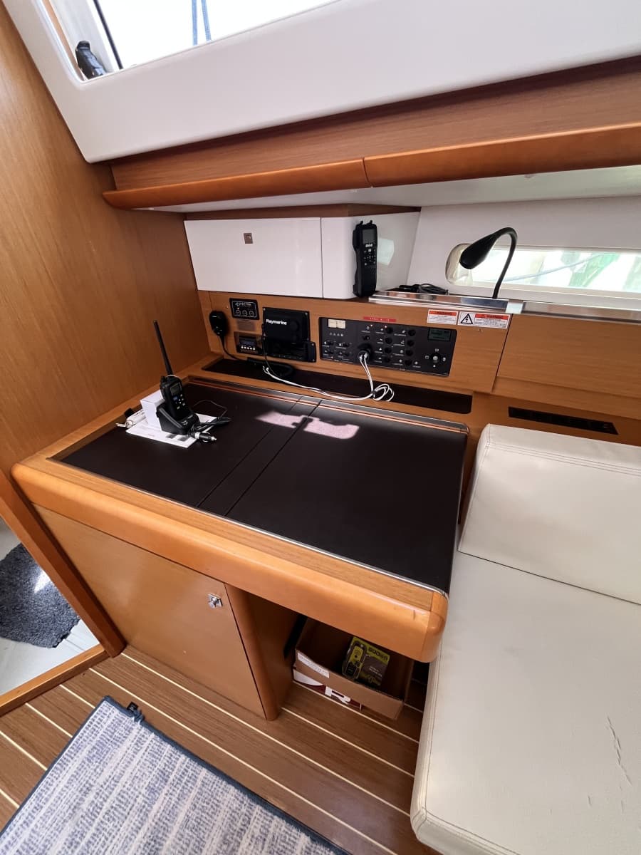 2015 Jeanneau 41 DS - Photo 6