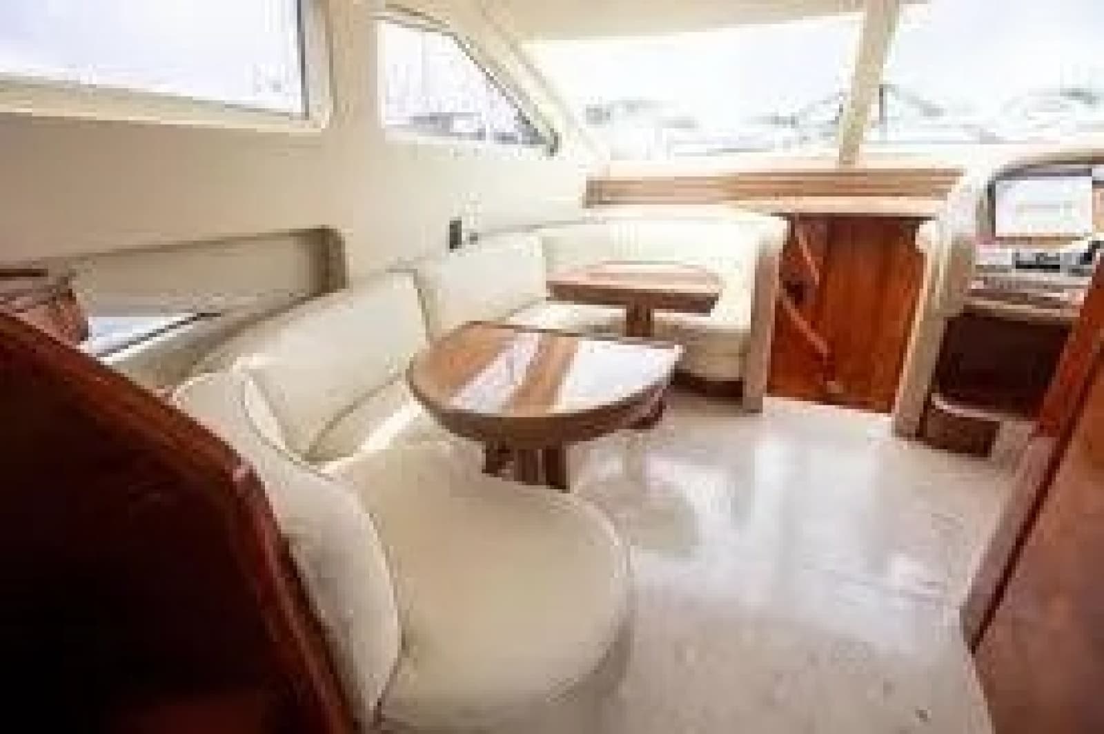 2023 Lazzara Yachts  - Photo 23