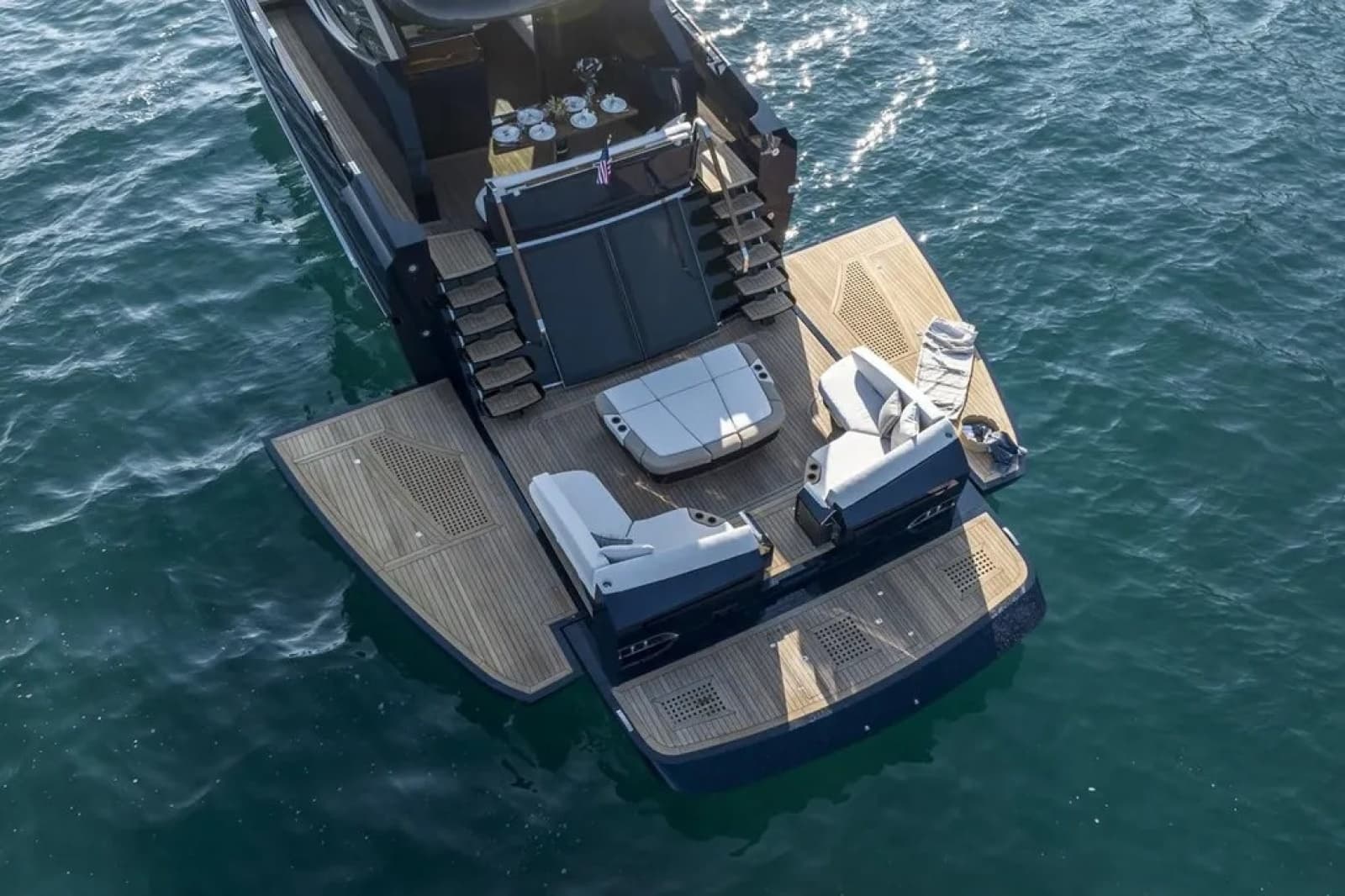 2023 Lazzara Yachts  - Photo 9