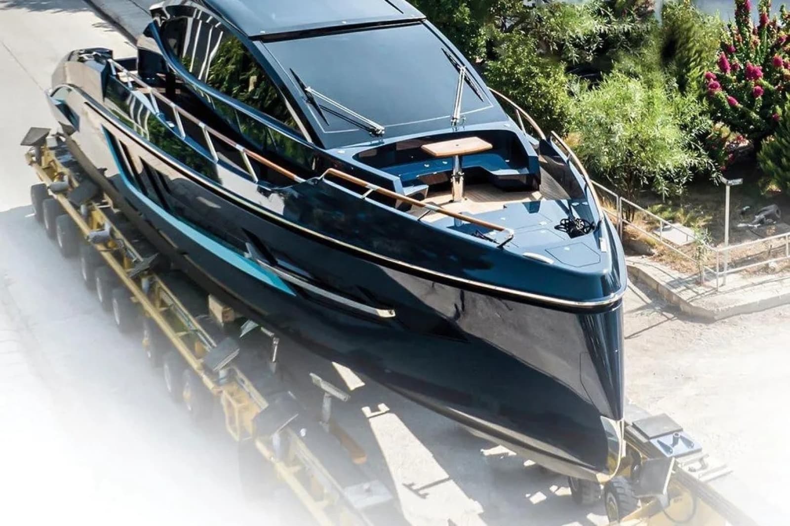 2023 Lazzara Yachts  - Photo 5
