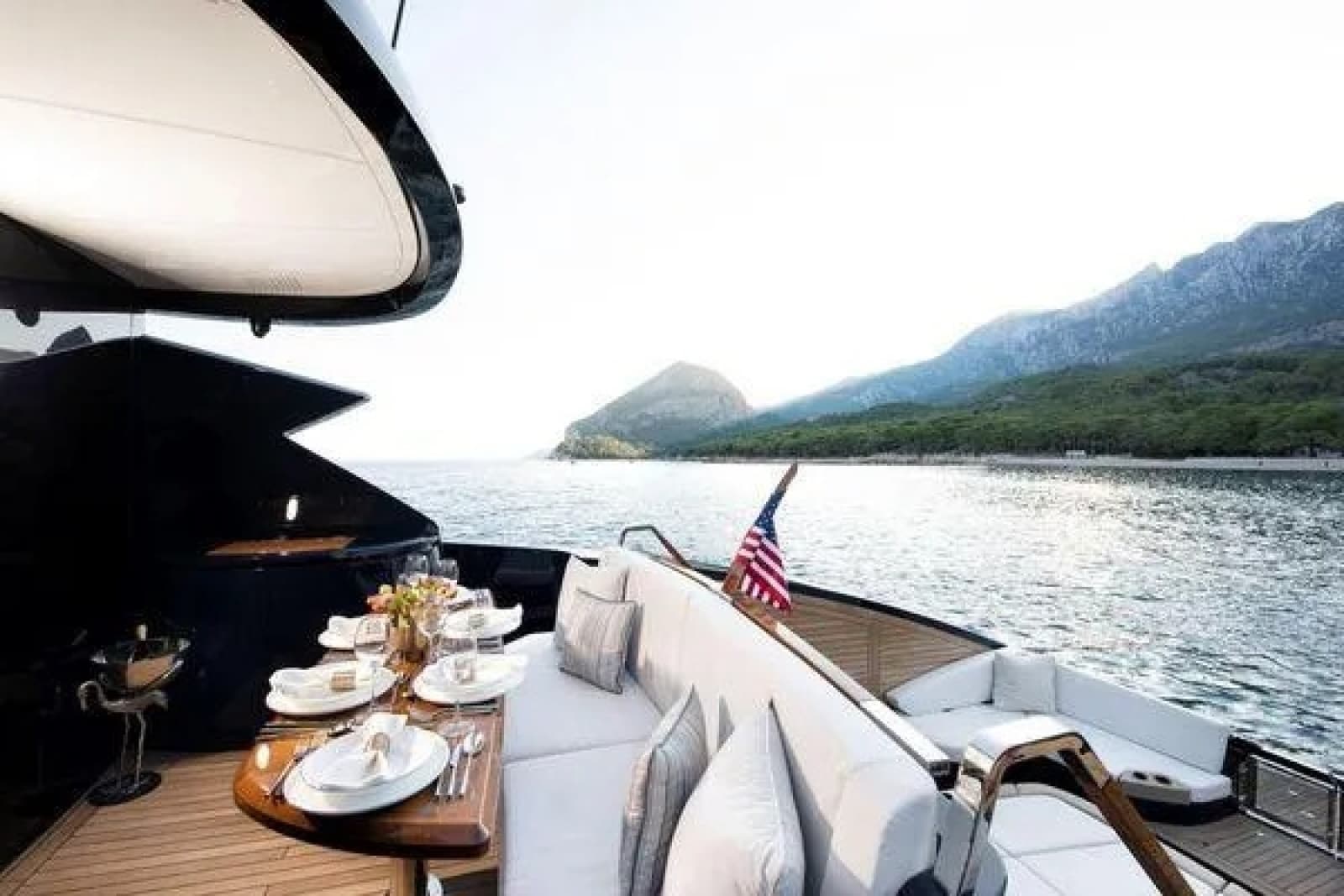 2023 Lazzara Yachts  - Photo 27
