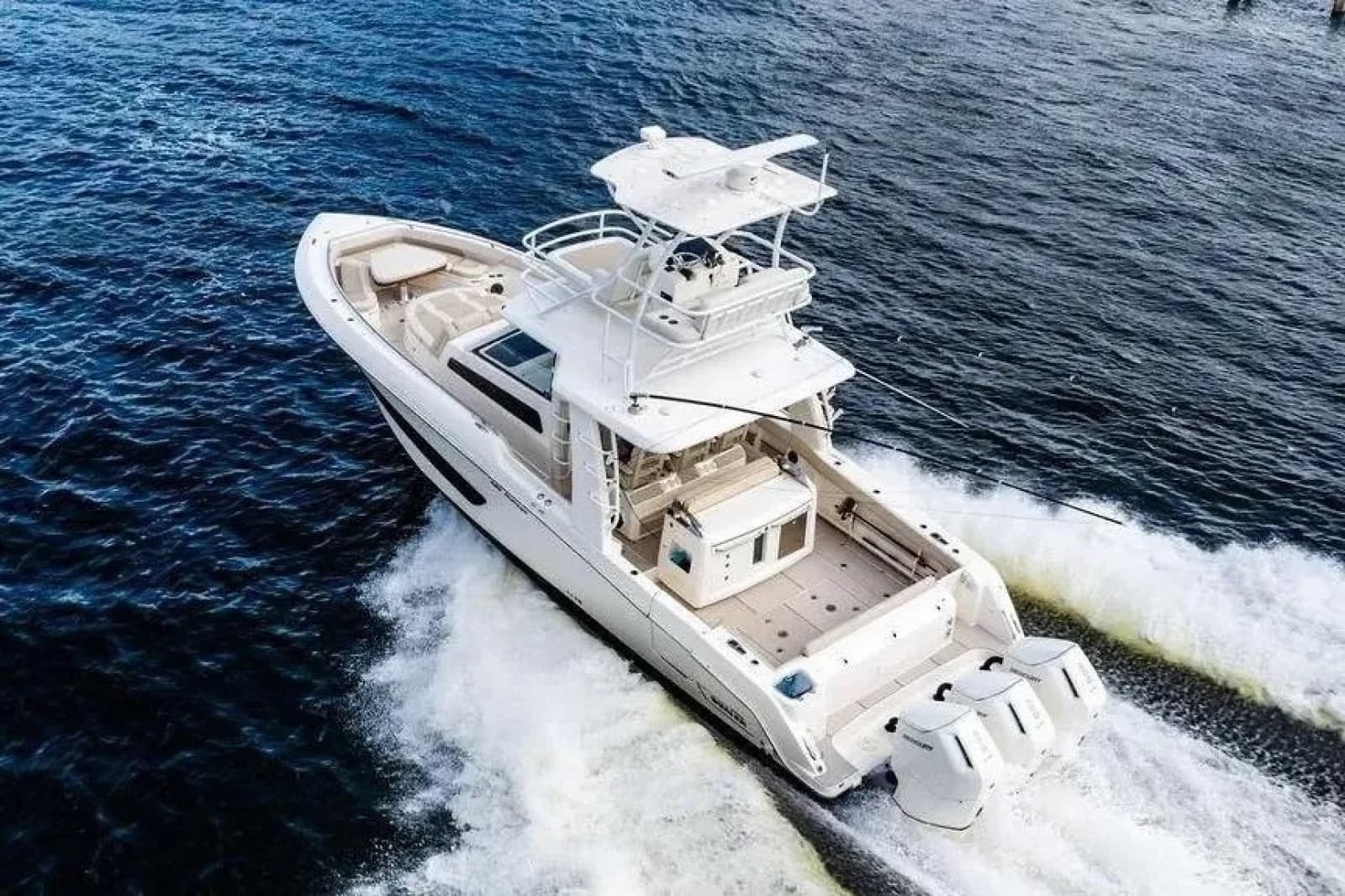 2022 Boston Whaler  - Photo 11