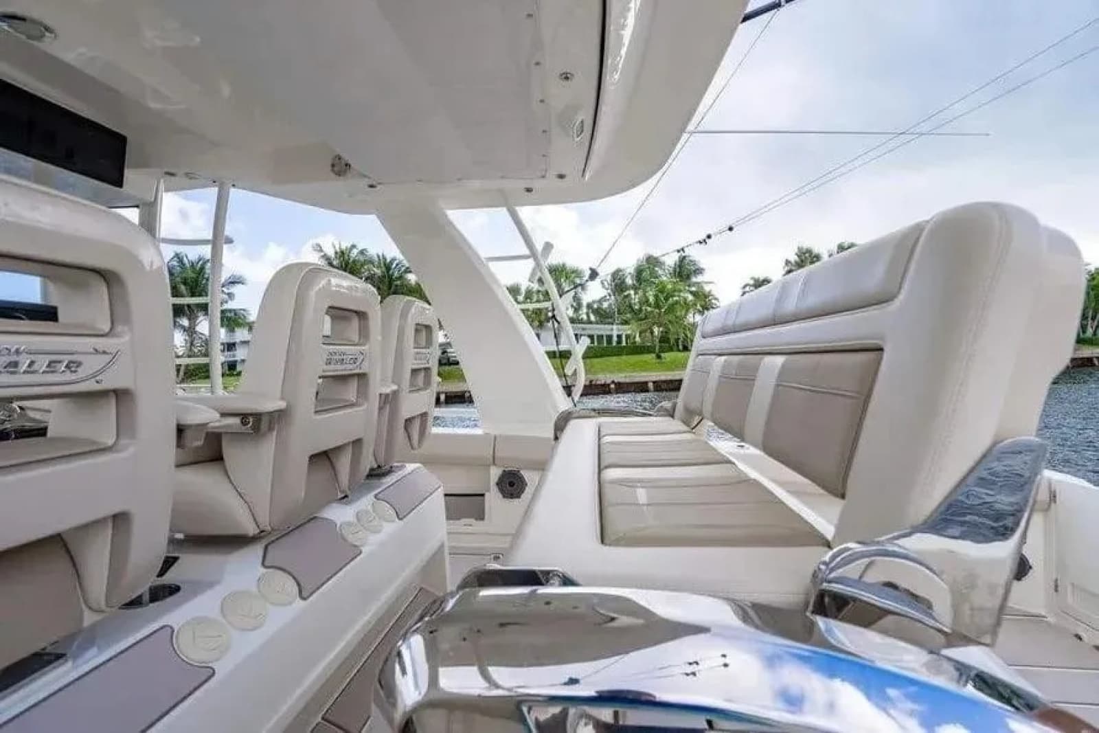2022 Boston Whaler  - Photo 27