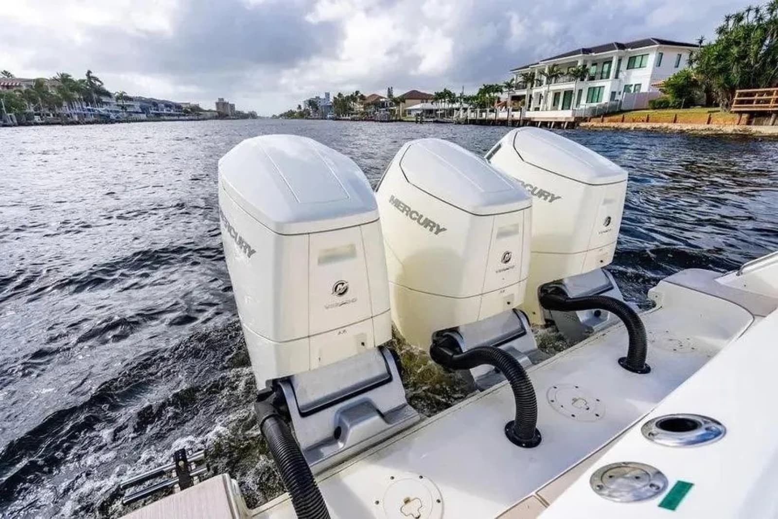 2022 Boston Whaler  - Photo 19