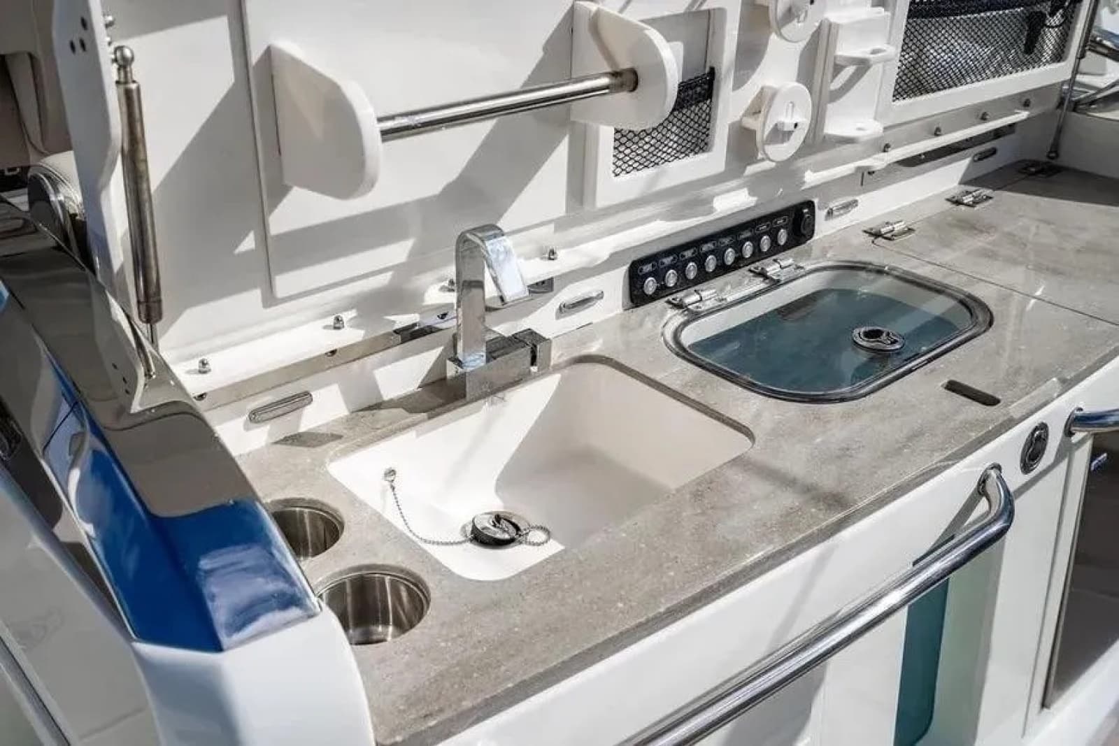 2022 Boston Whaler  - Photo 22