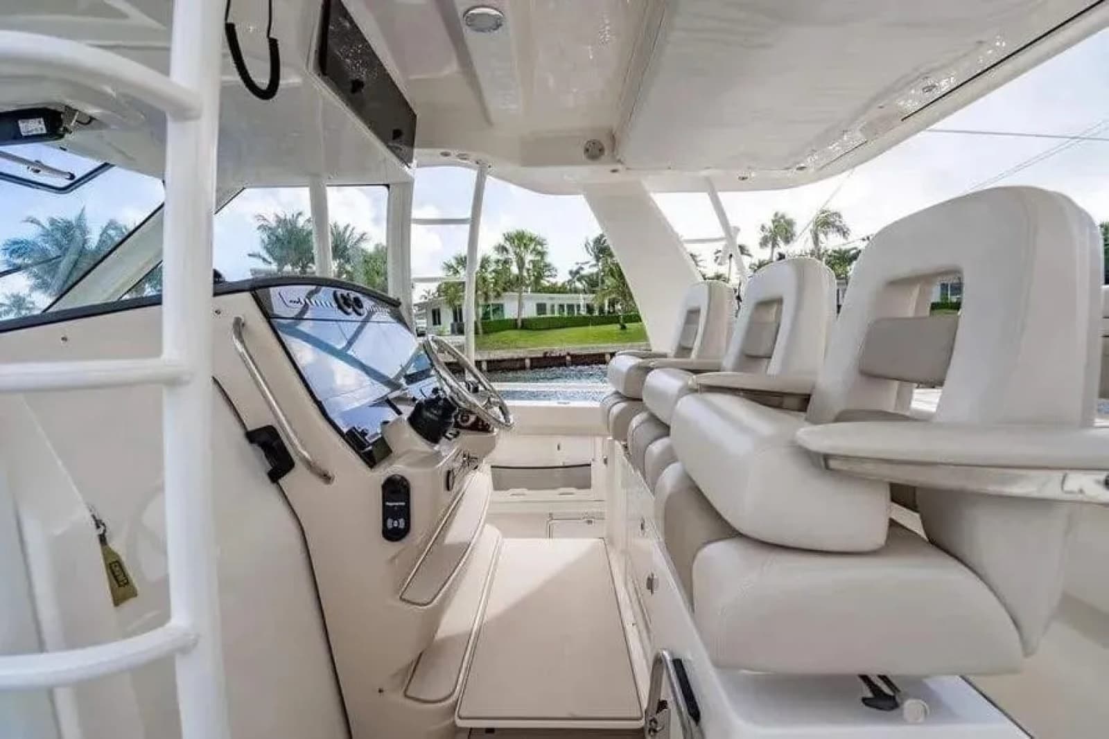2022 Boston Whaler  - Photo 29