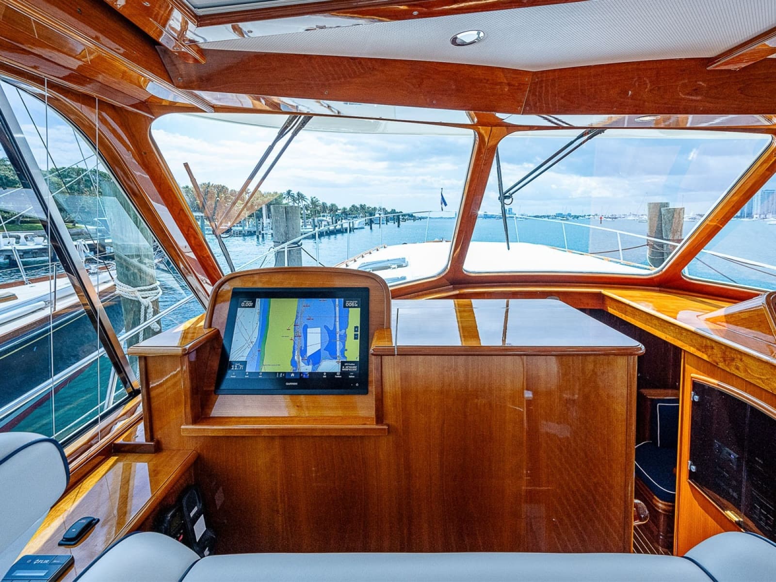 2018 Hinckley Talaria 55 MKII - Photo 13