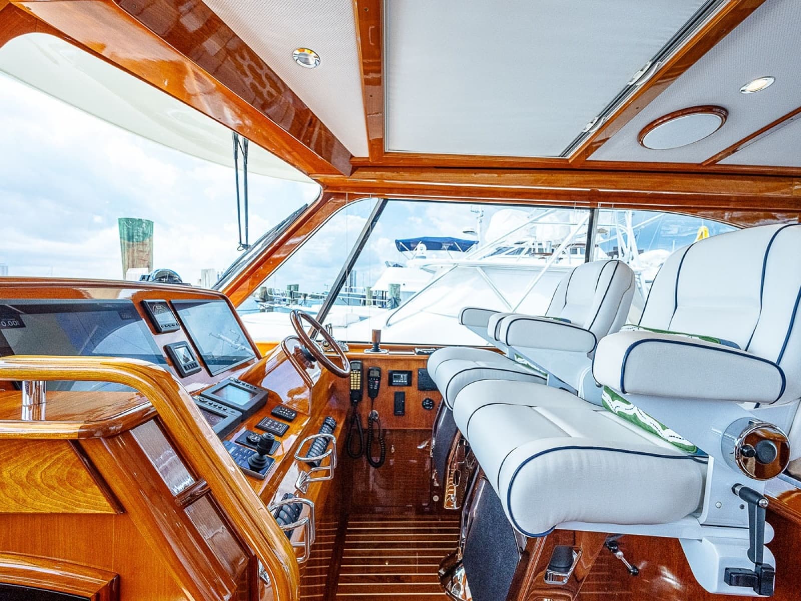 2018 Hinckley Talaria 55 MKII - Photo 10