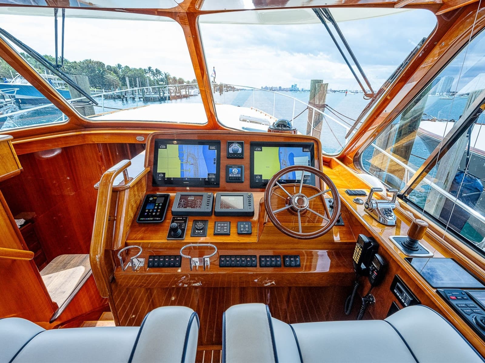 2018 Hinckley Talaria 55 MKII - Photo 11