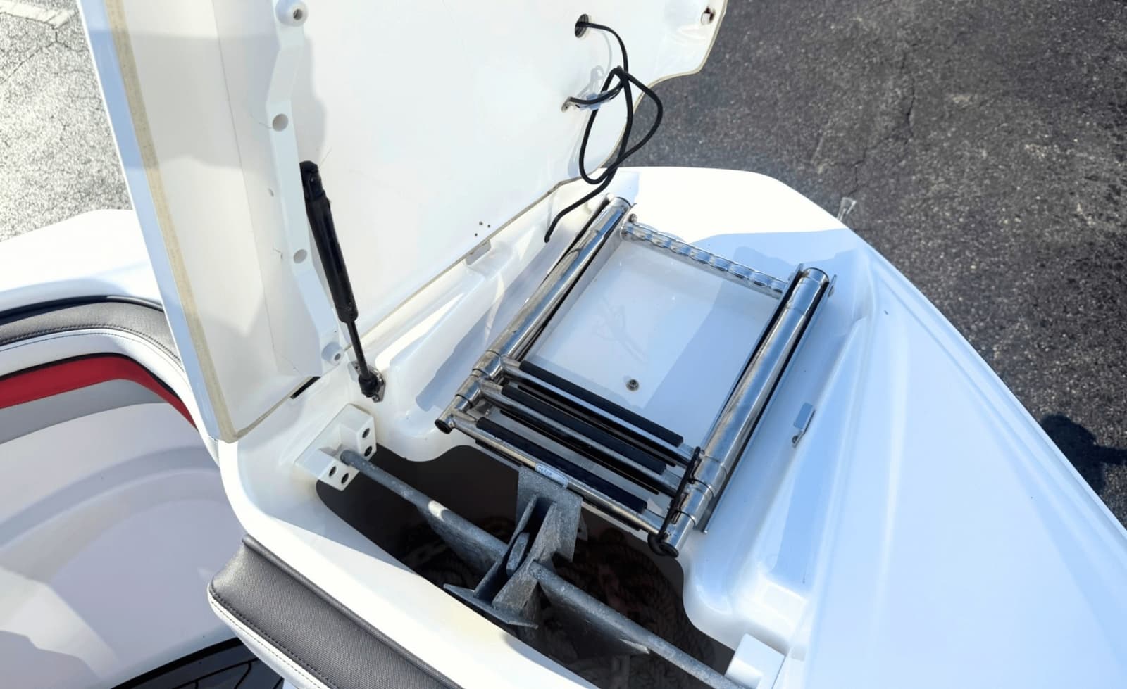 2018 Yamaha Boats 242X - Photo 36