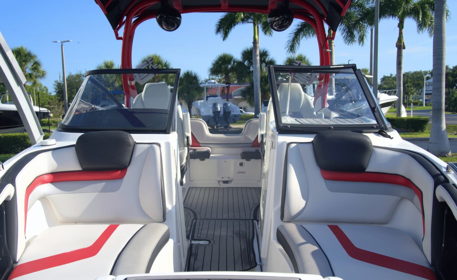 2018 Yamaha Boats 242X - Photo 3