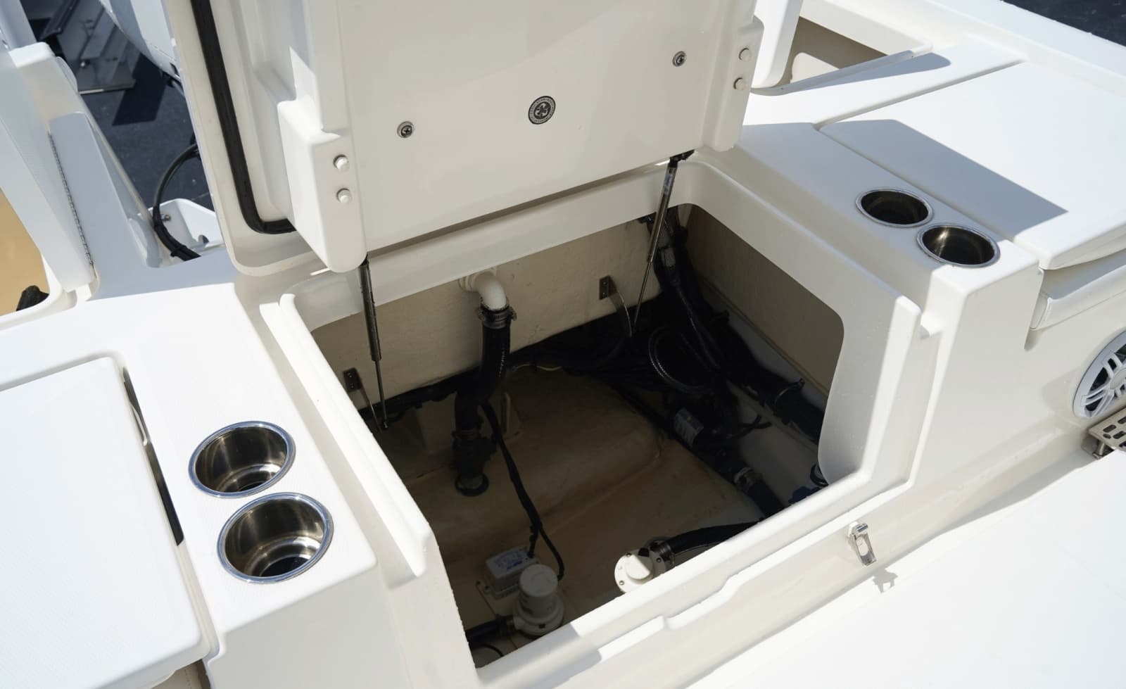 2021 Regulator 26XO - Photo 31