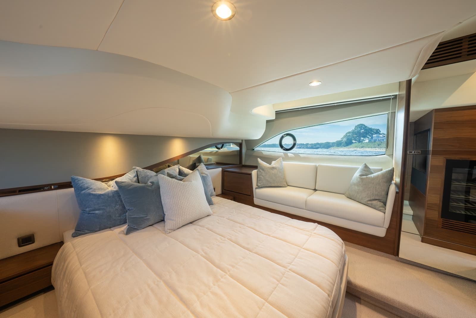 2025 Princess F45 - Photo 32