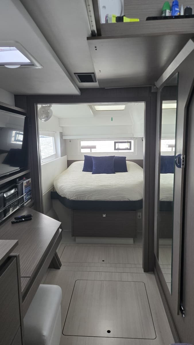 2023 Leopard 42 - Photo 15