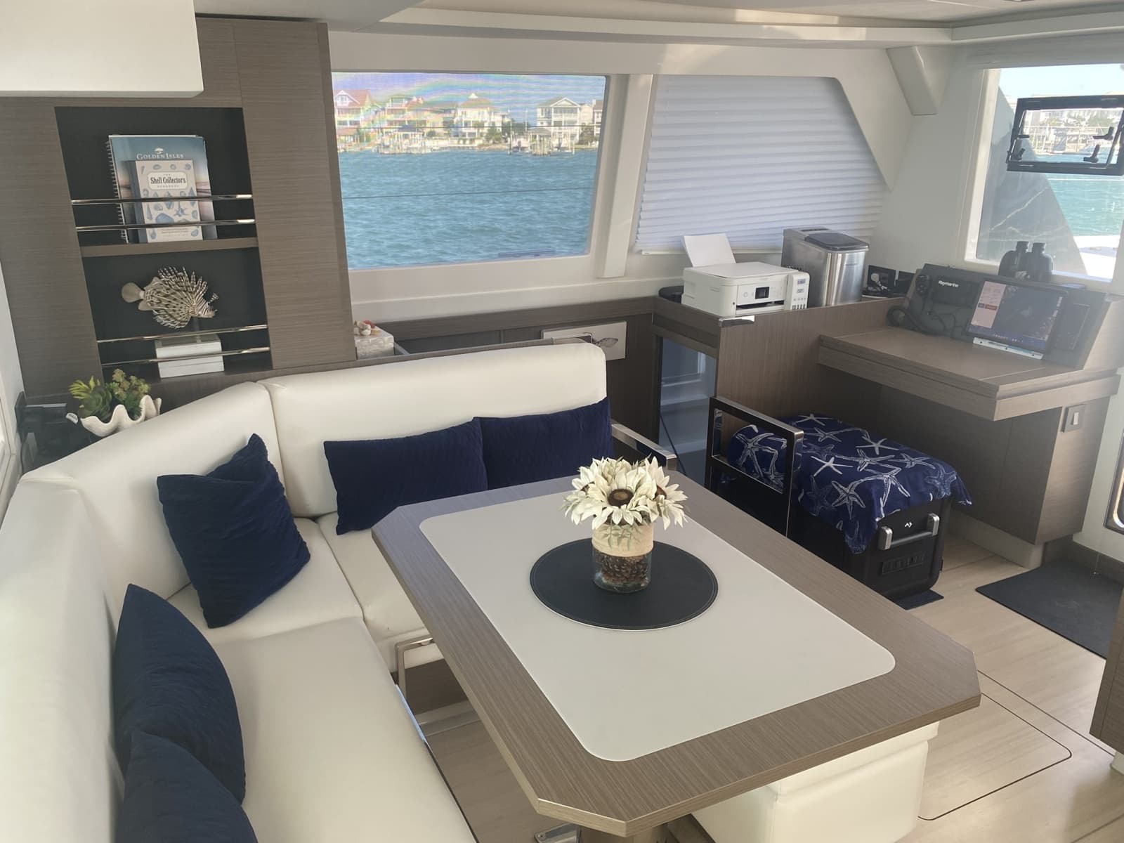 2023 Leopard 42 - Photo 10