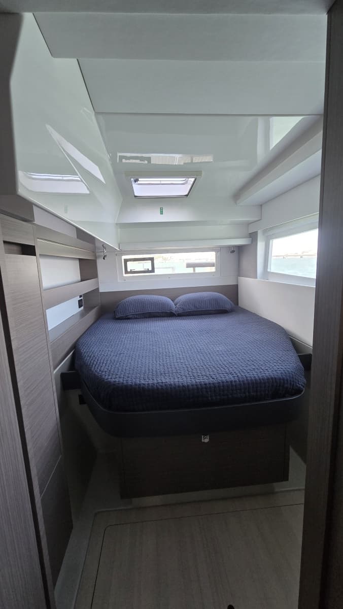 2023 Leopard 42 - Photo 16