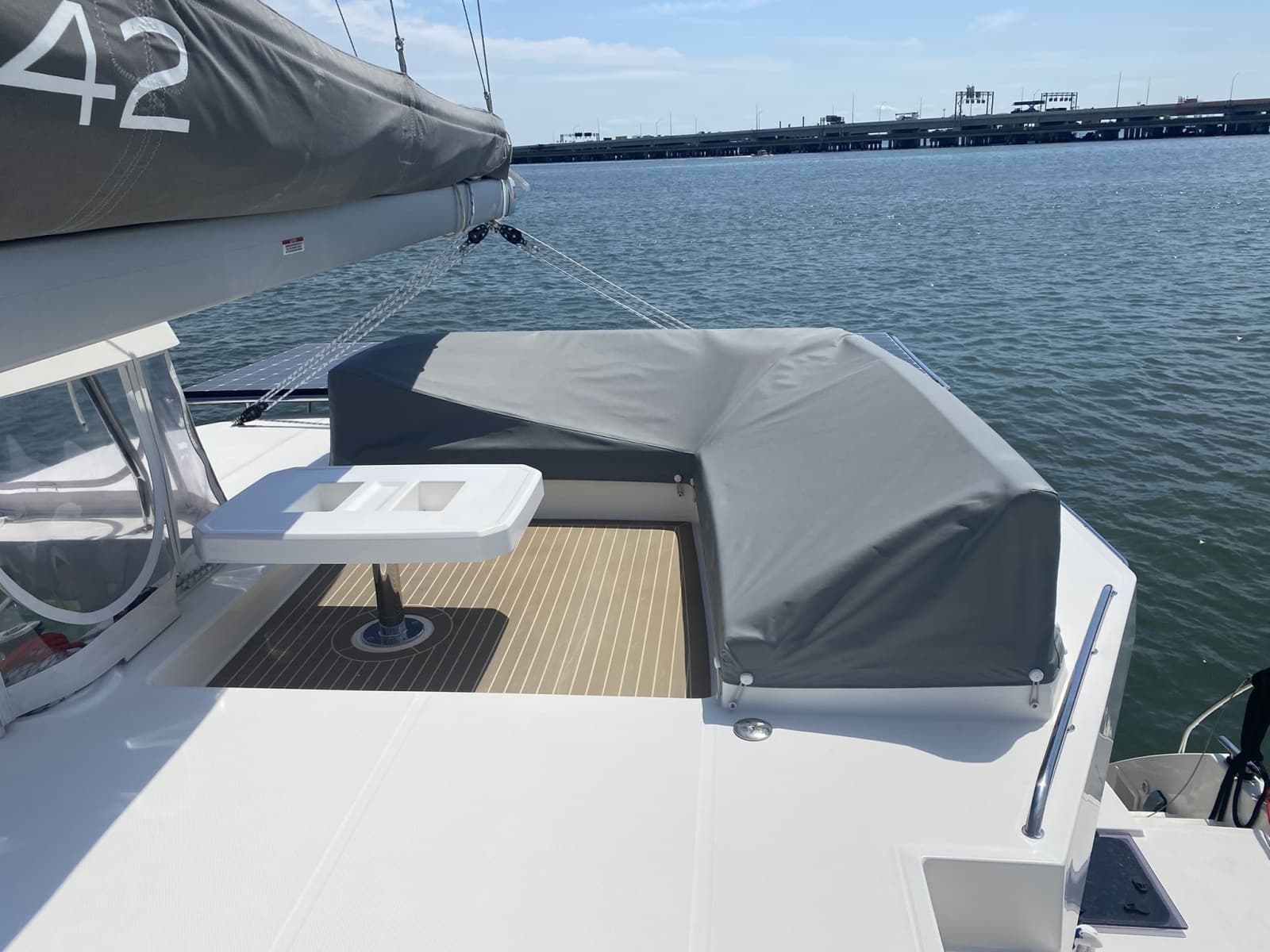 2023 Leopard 42 - Photo 9