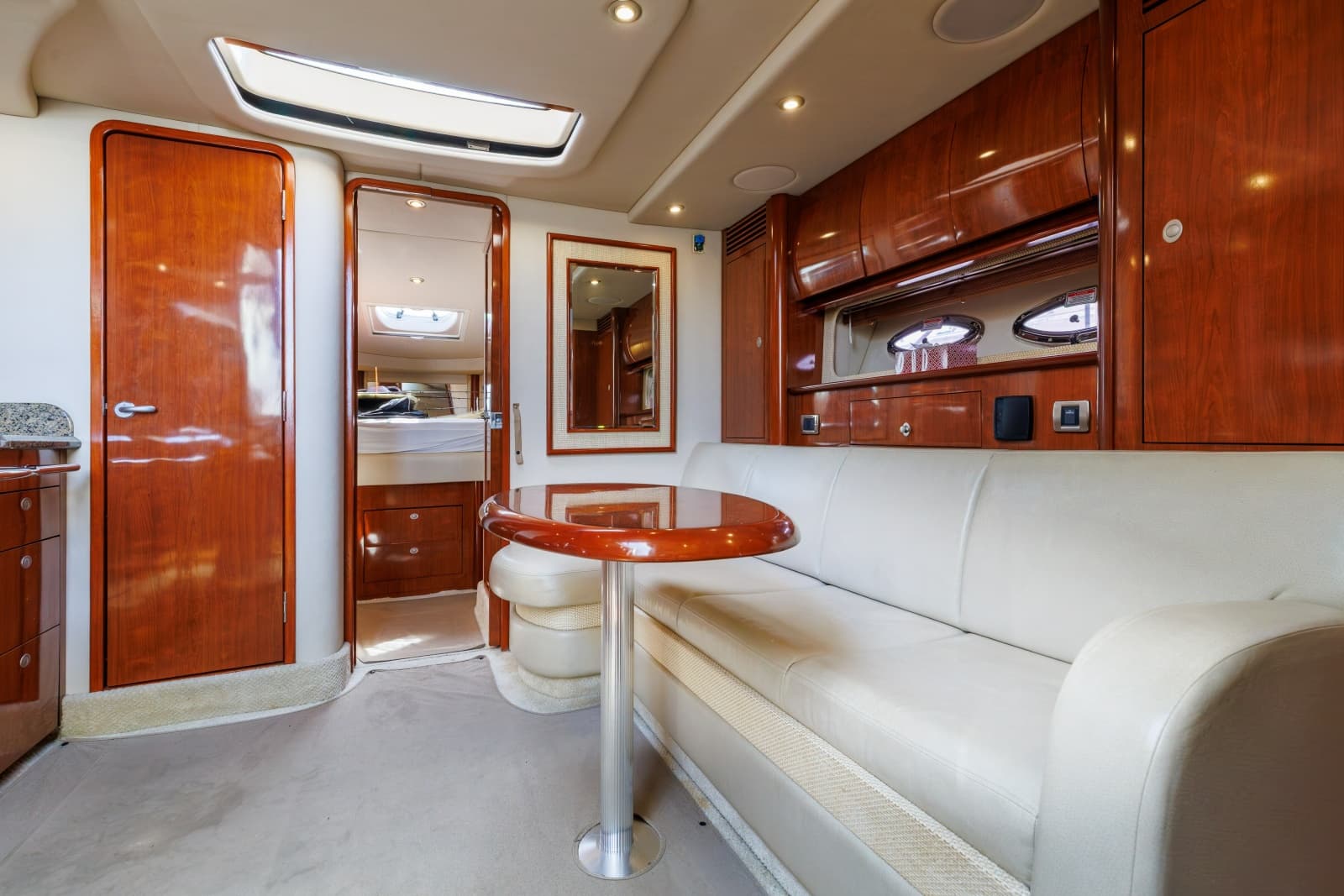 2005 Sea Ray Sundancer - Photo 12