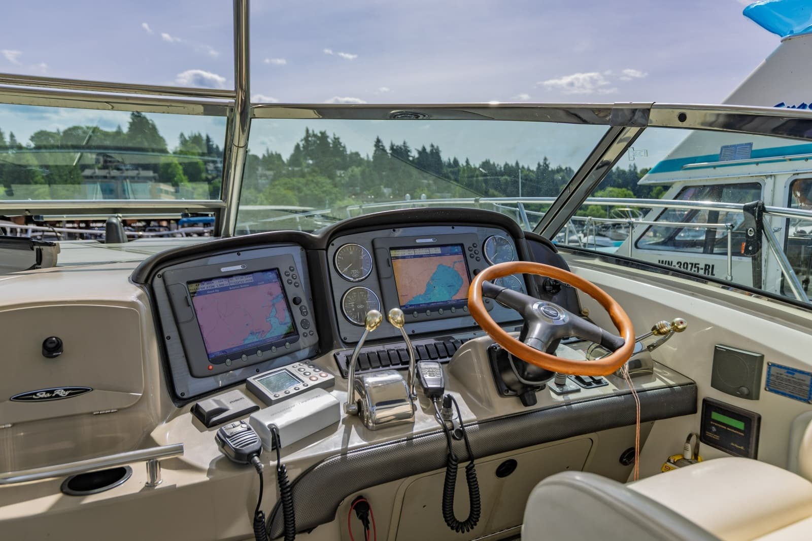2005 Sea Ray Sundancer - Photo 16