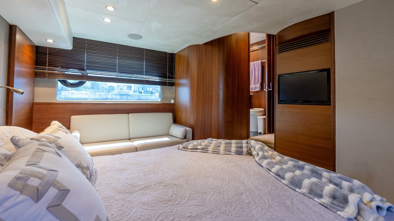 2014 Princess F52 - Photo 60