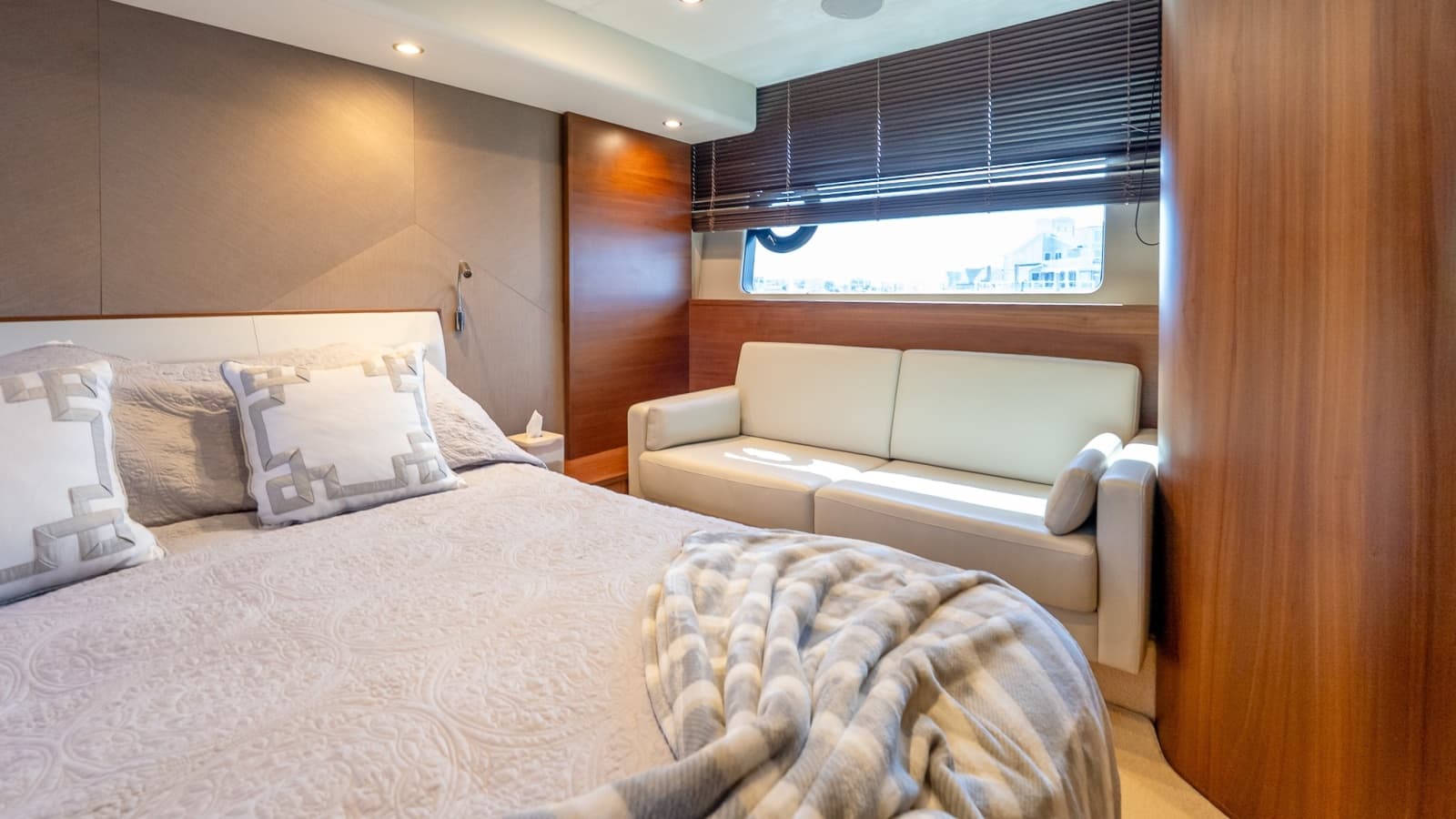 2014 Princess F52 - Photo 61
