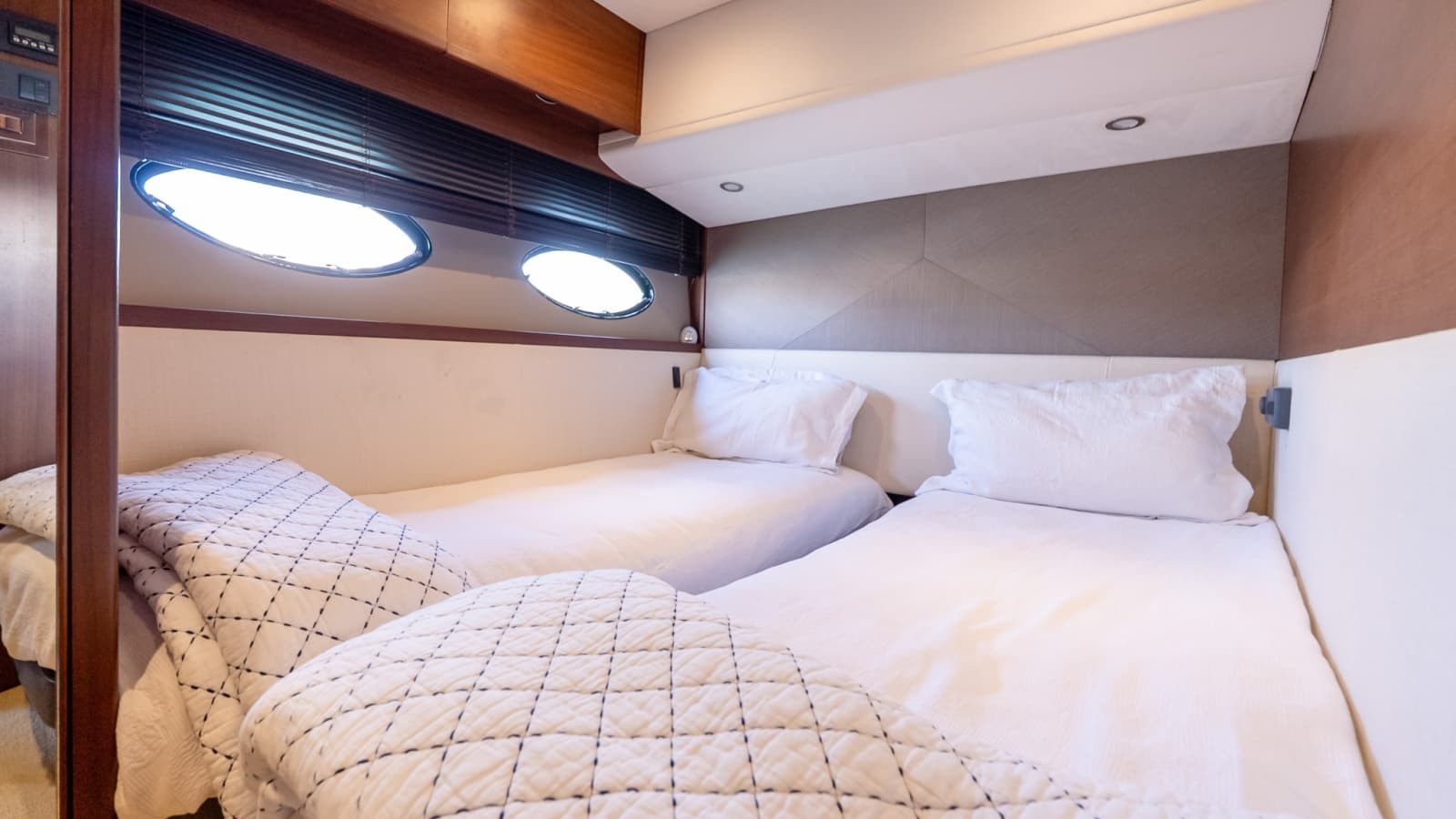 2014 Princess F52 - Photo 72