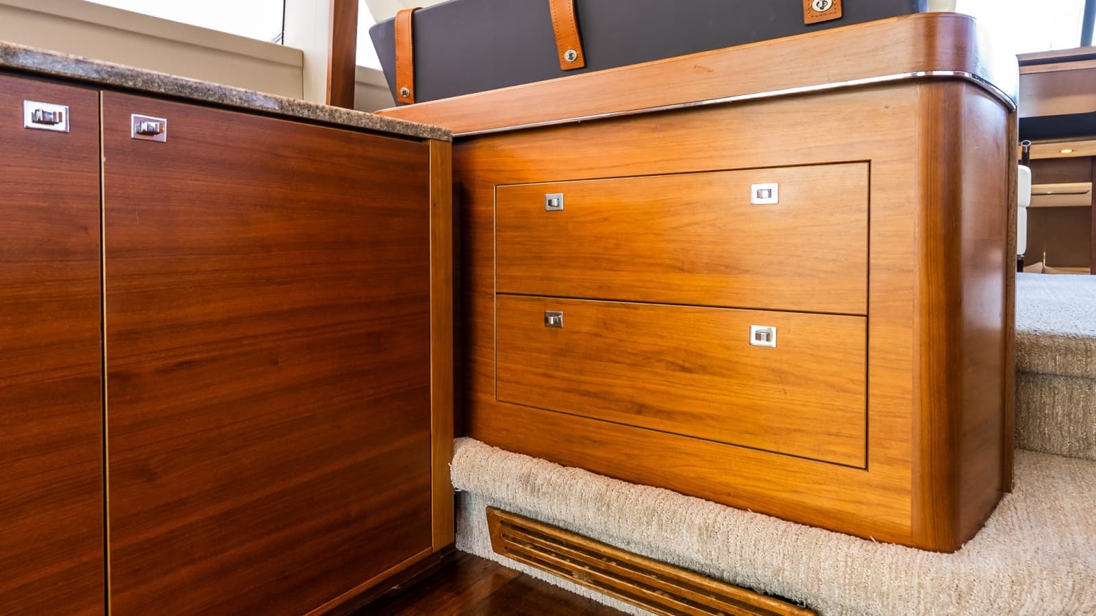 2014 Princess F52 - Photo 45