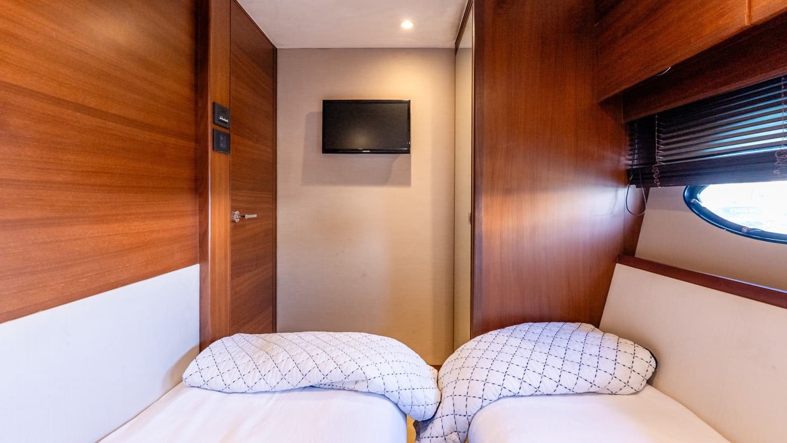 2014 Princess F52 - Photo 73